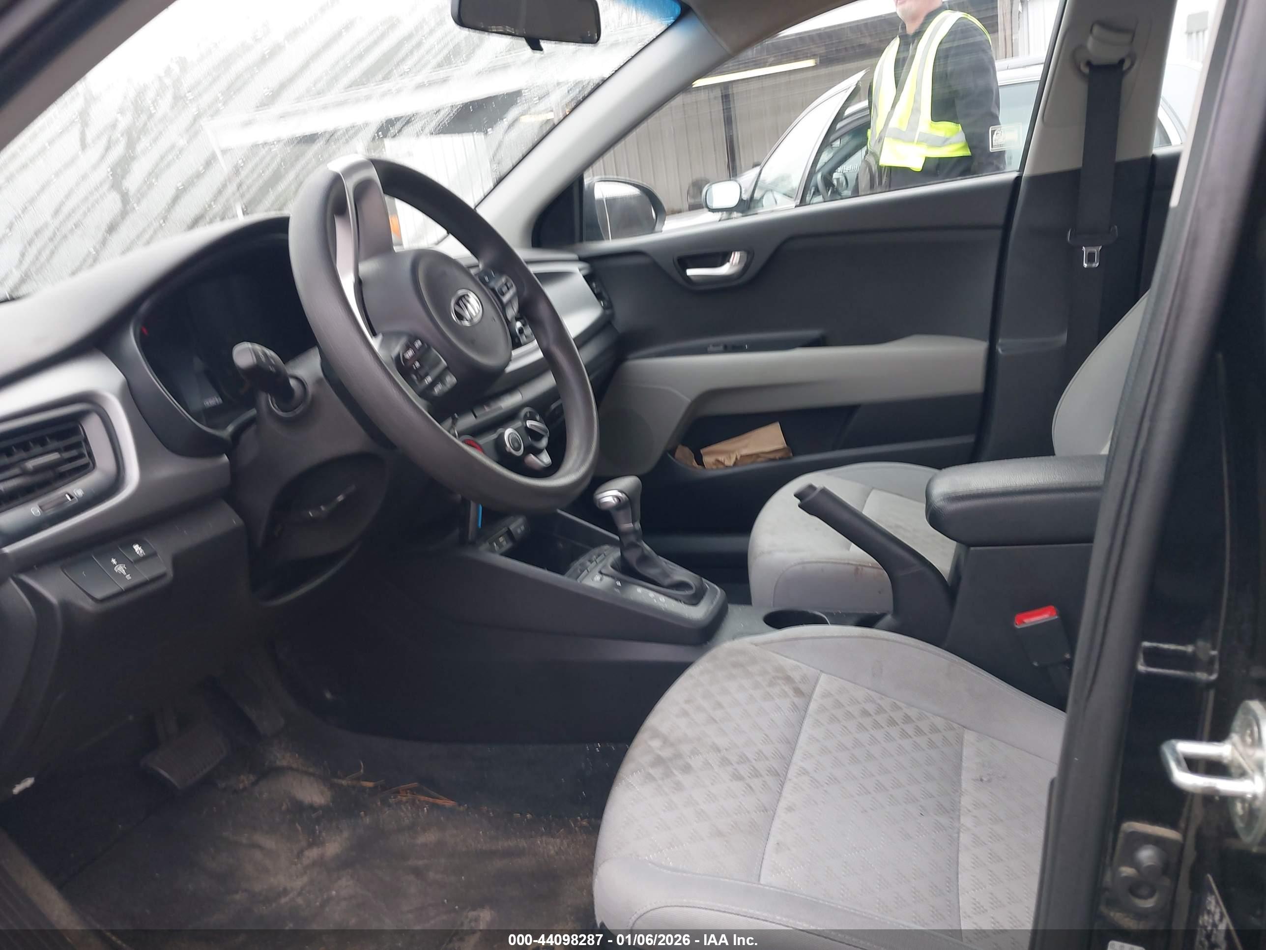 KIA RIO image 5