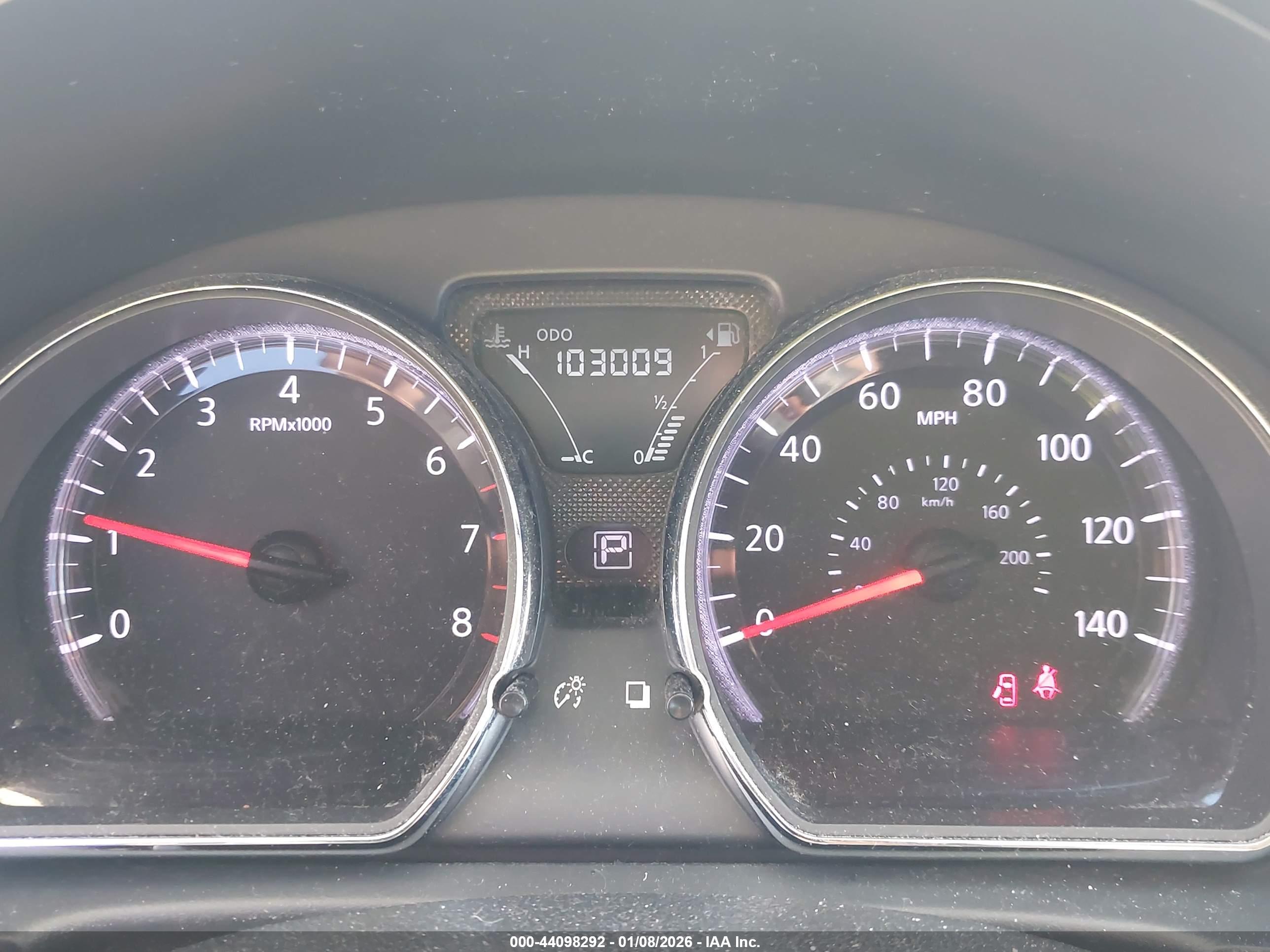NISSAN VERSA image 7