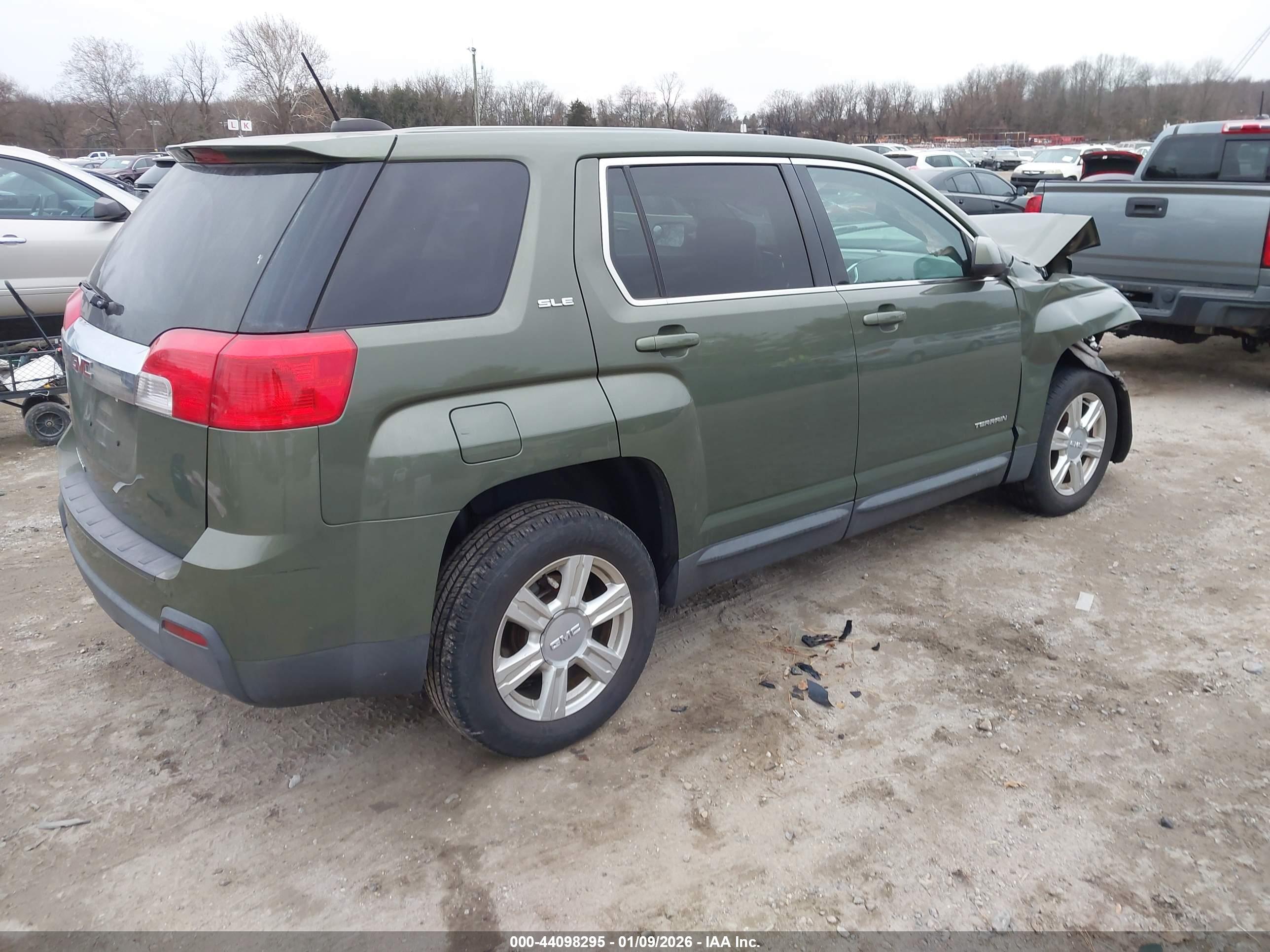 GMC TERRAIN image 4