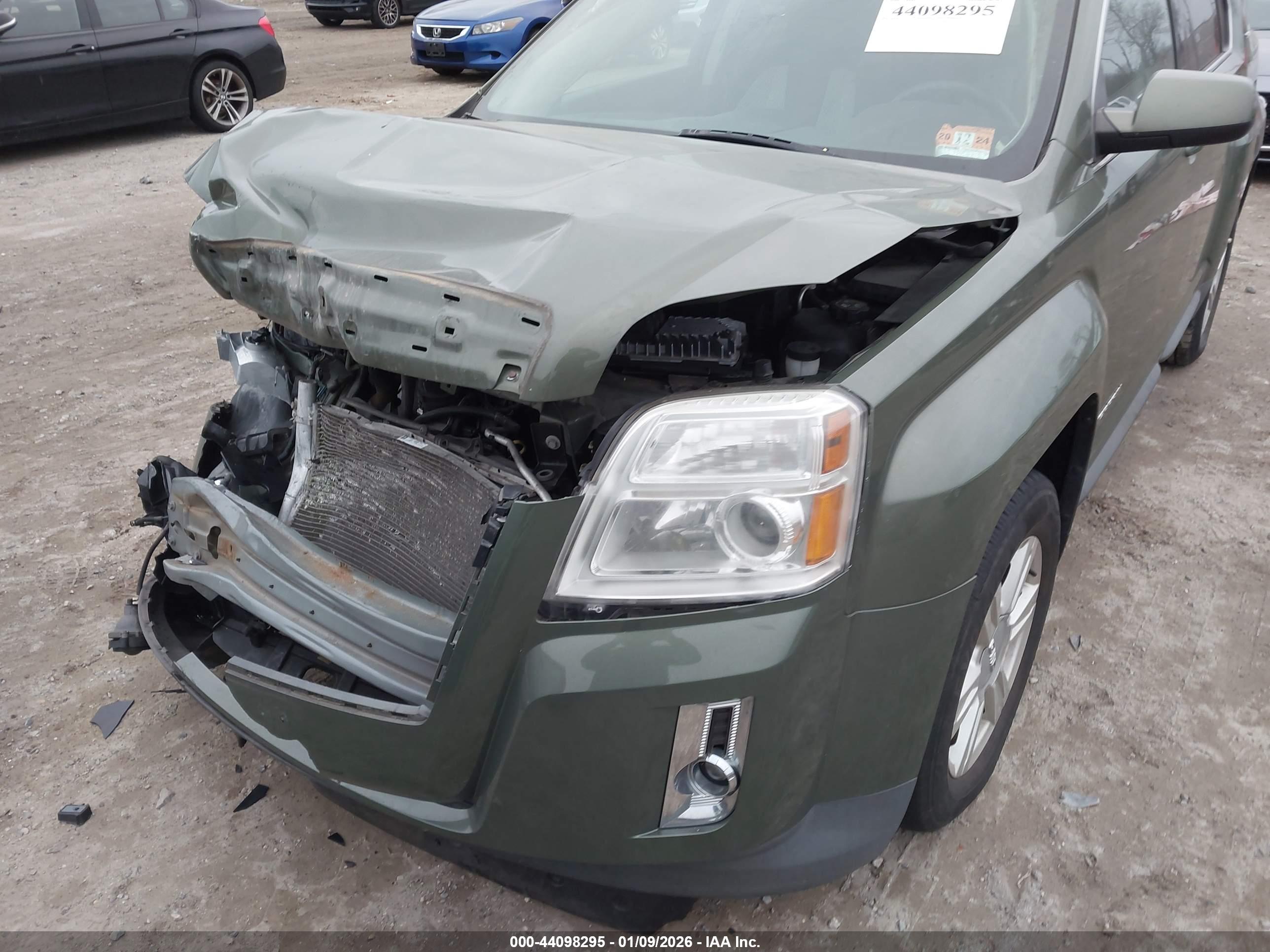 GMC TERRAIN image 6