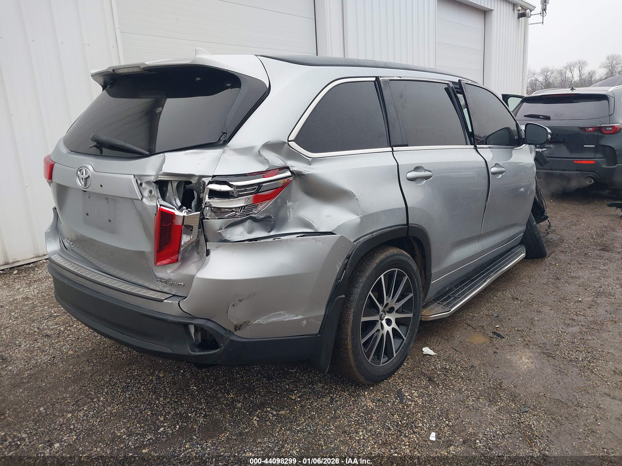 TOYOTA HIGHLANDER image 4