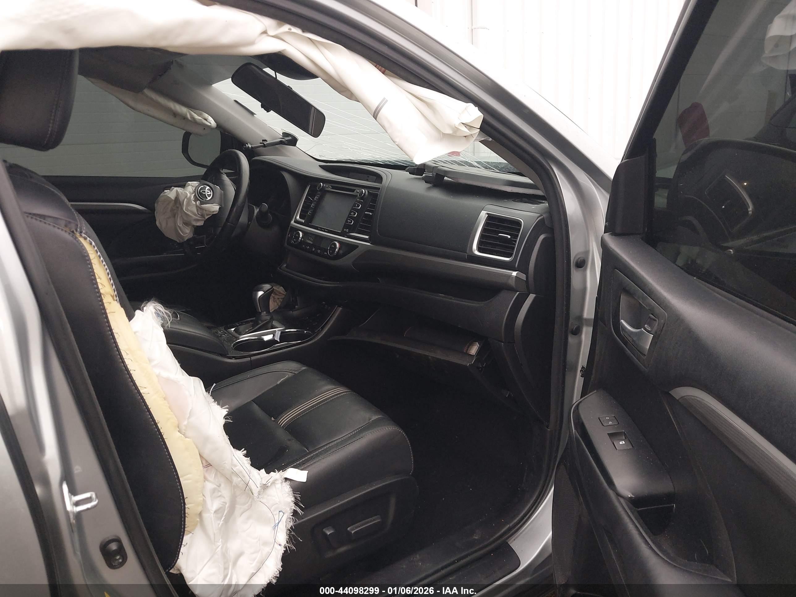 TOYOTA HIGHLANDER image 5