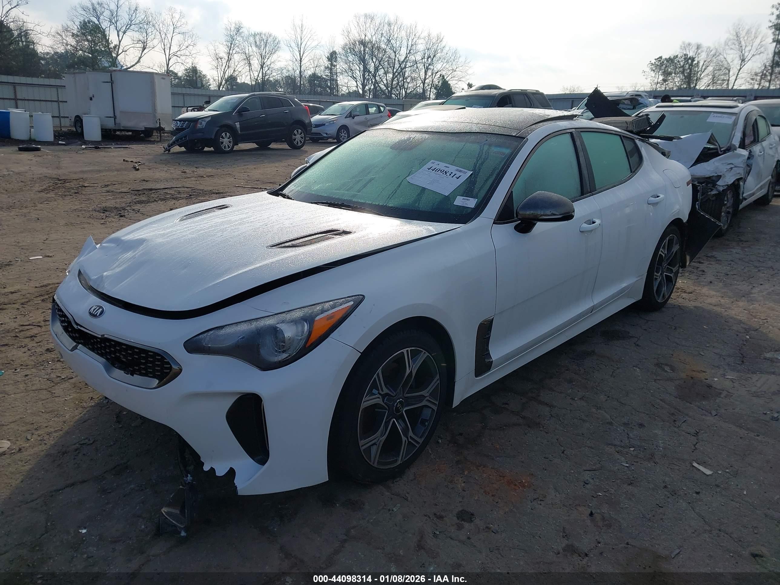 KIA STINGER image 2