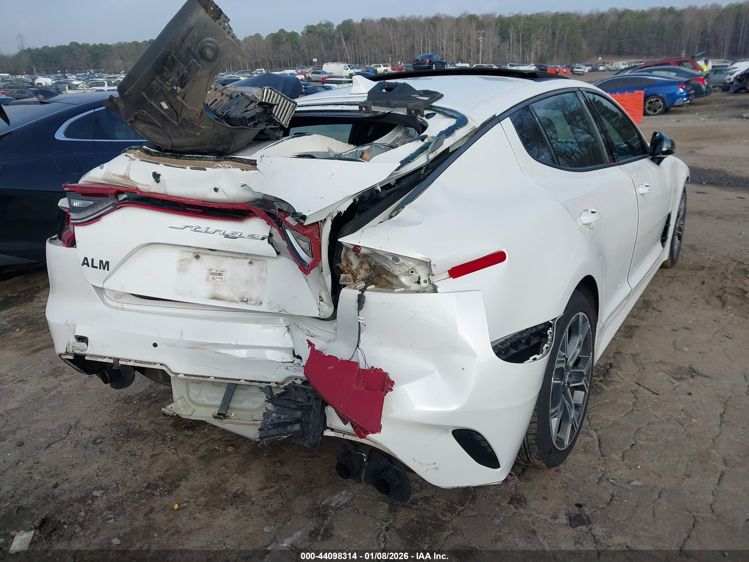 KIA STINGER image 4