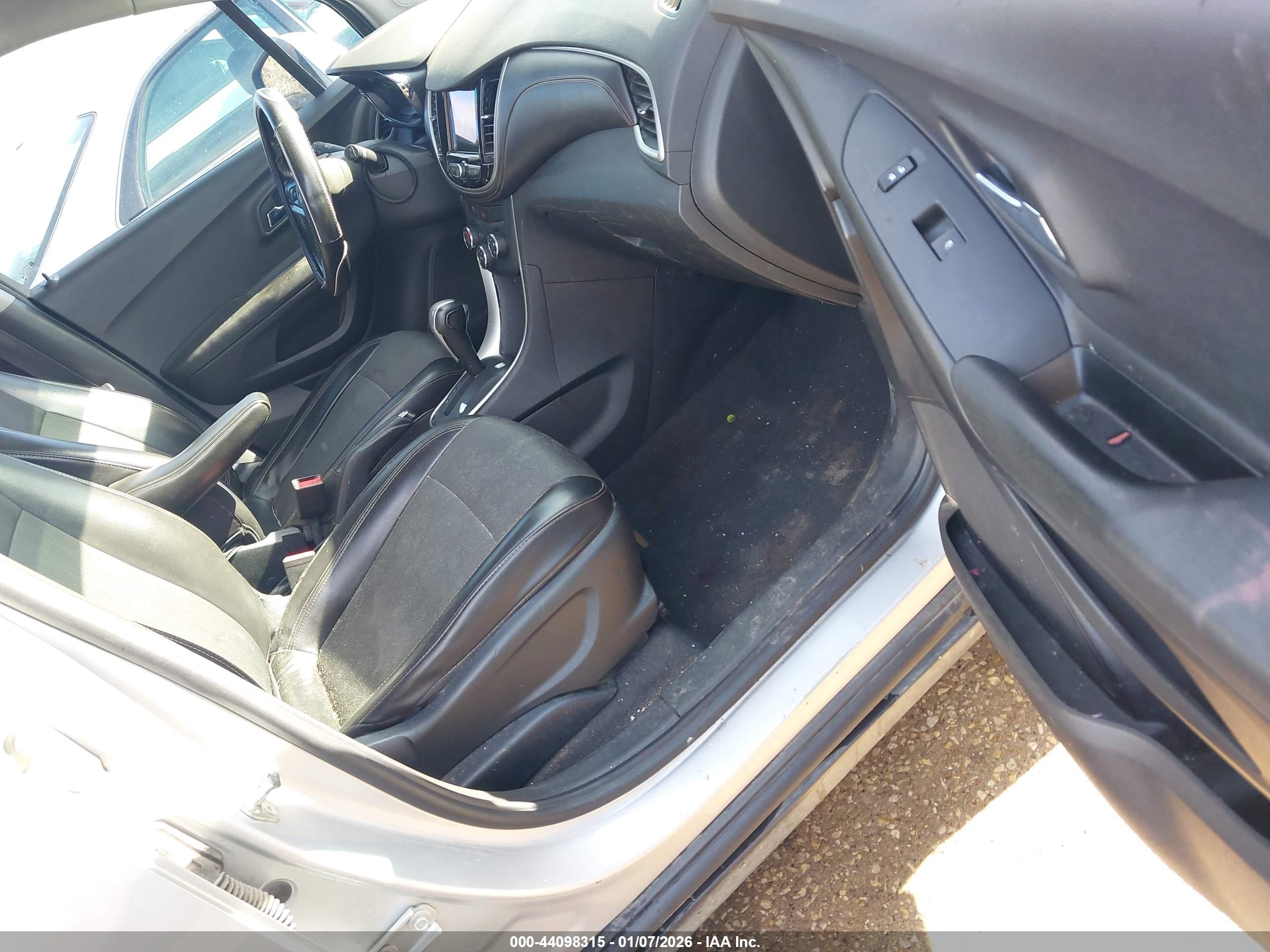 CHEVROLET TRAX image 5