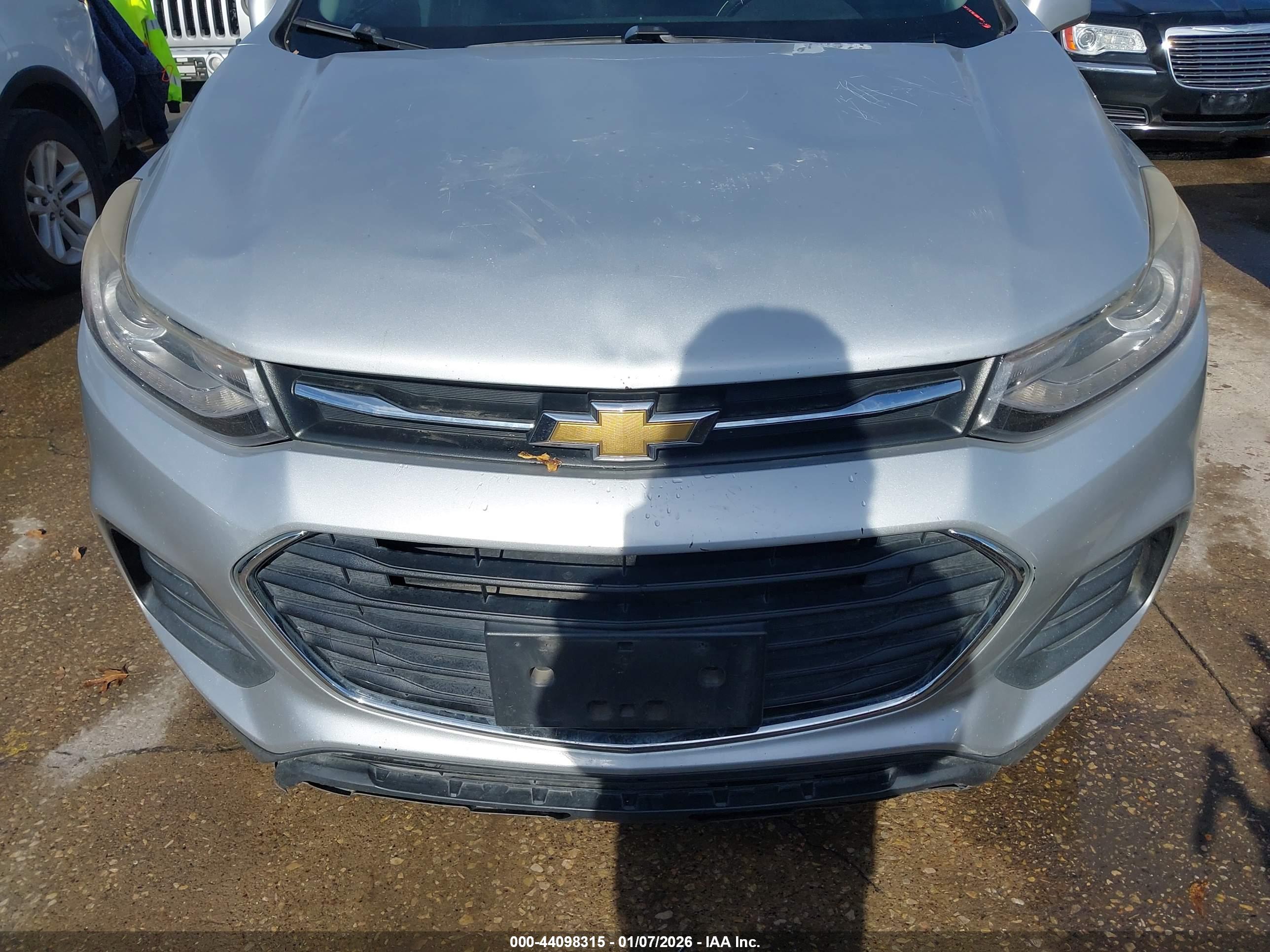 CHEVROLET TRAX image 6