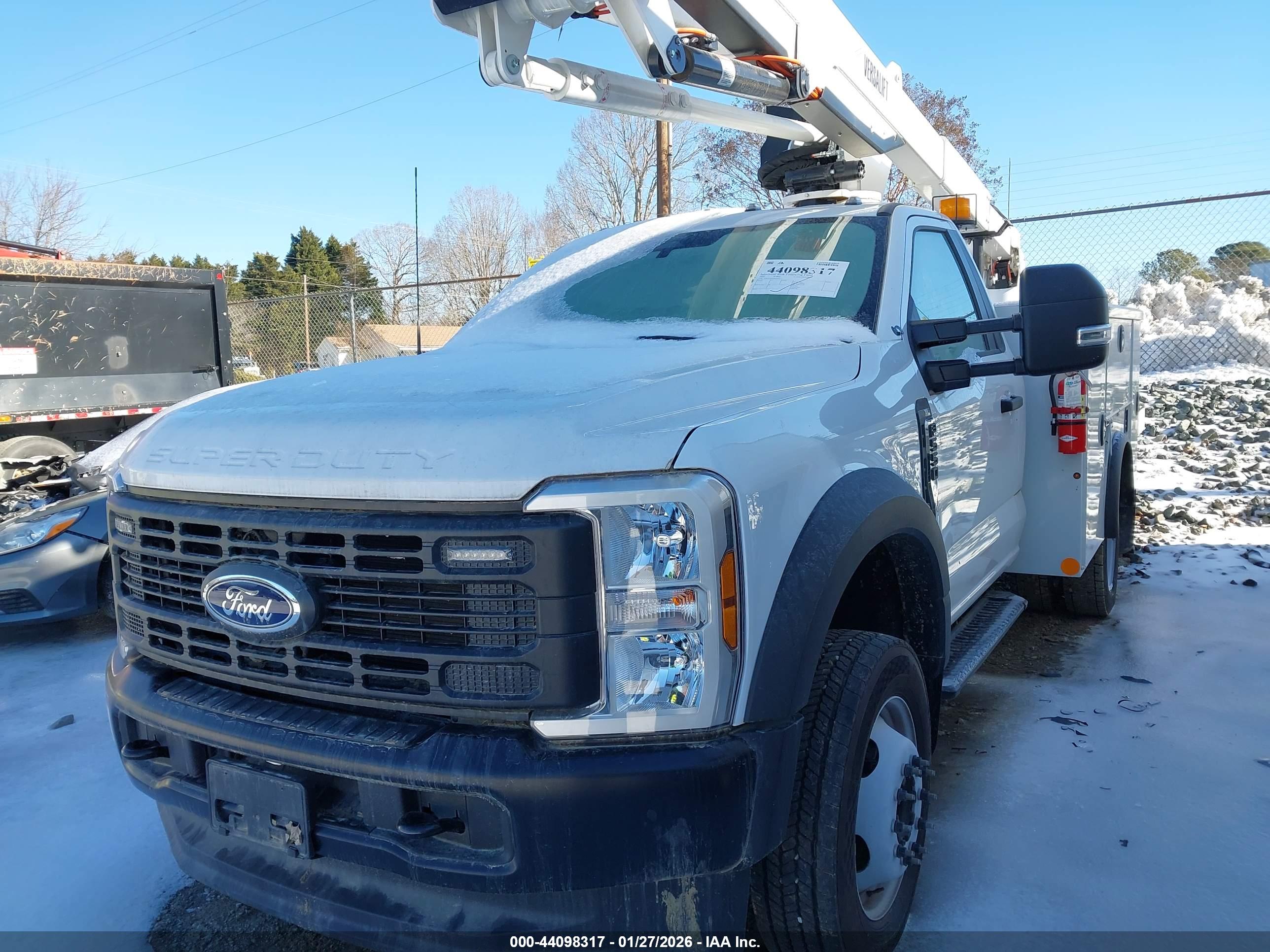 FORD F-550 image 2