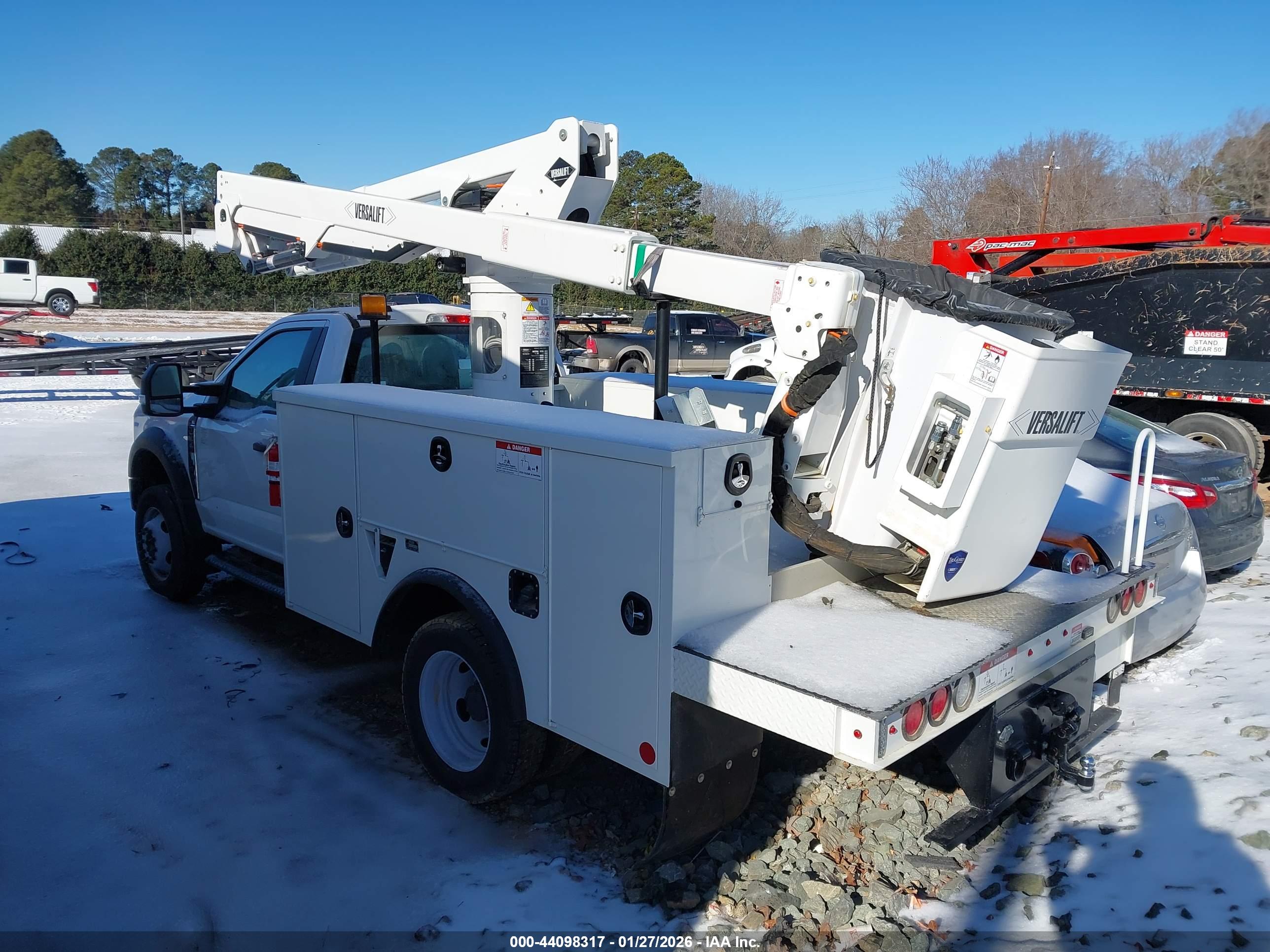 FORD F-550 image 3