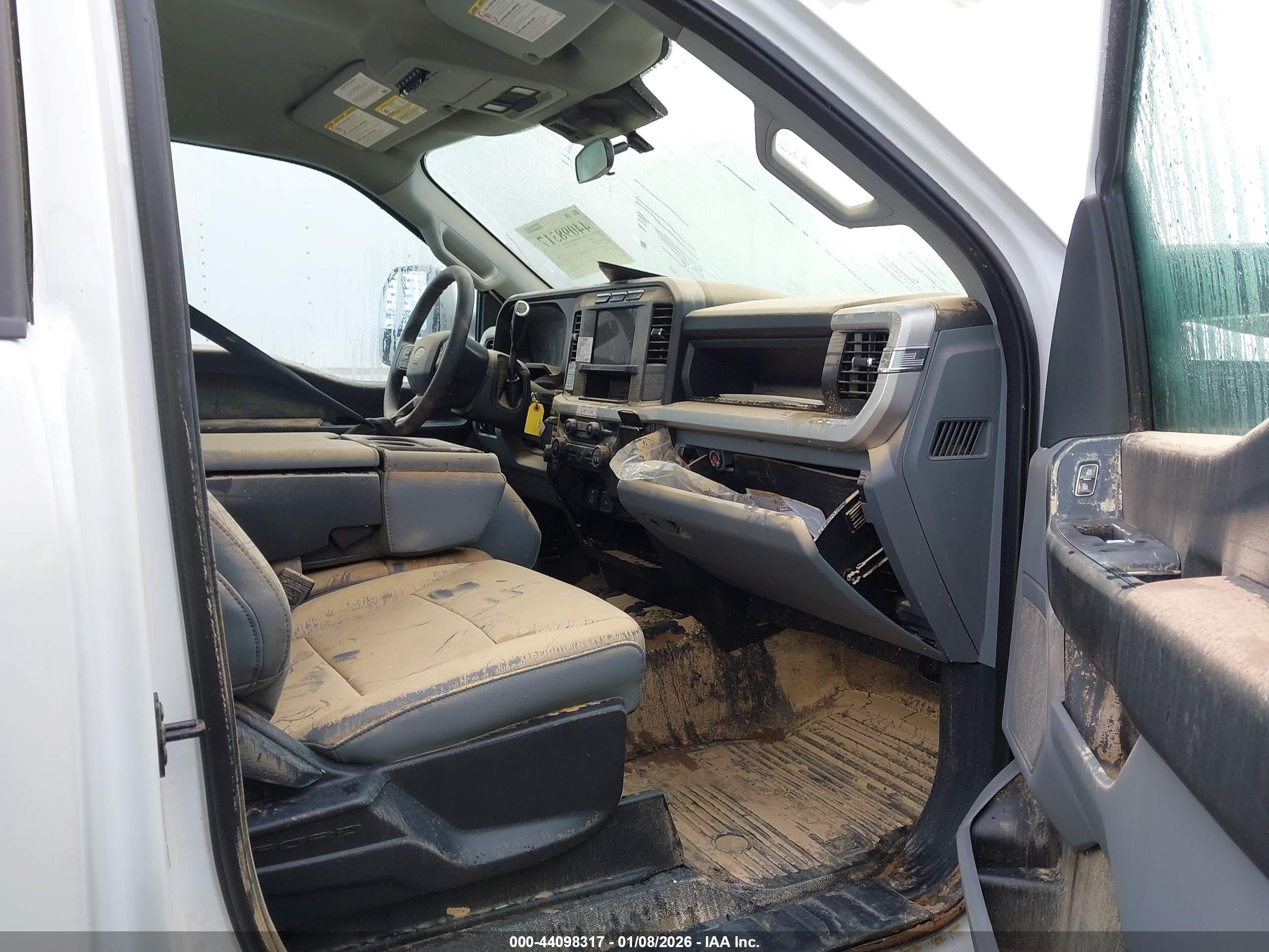 FORD F-550 image 5