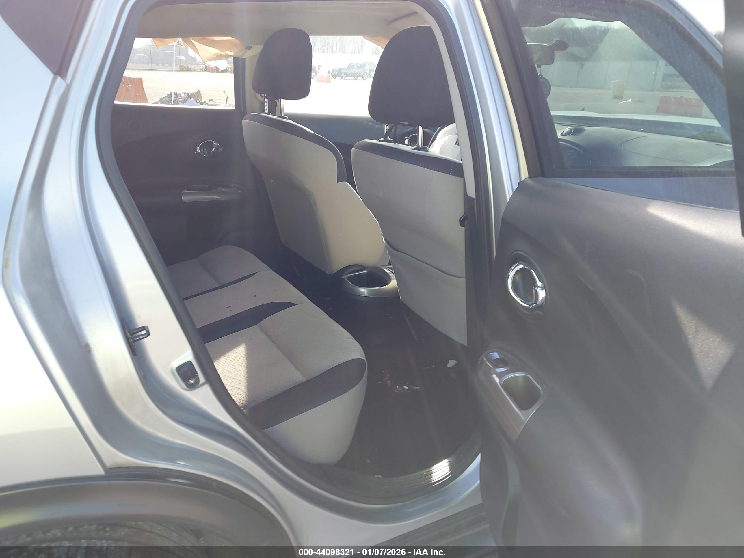NISSAN JUKE image 8