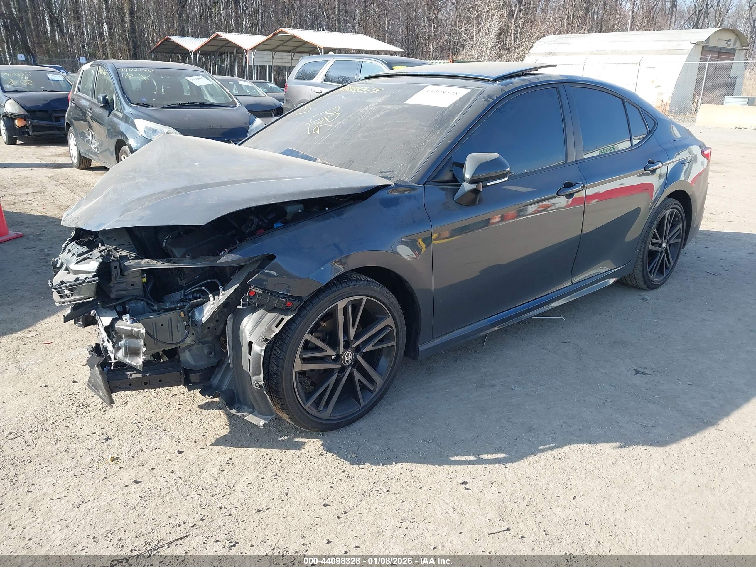 TOYOTA CAMRY image 2