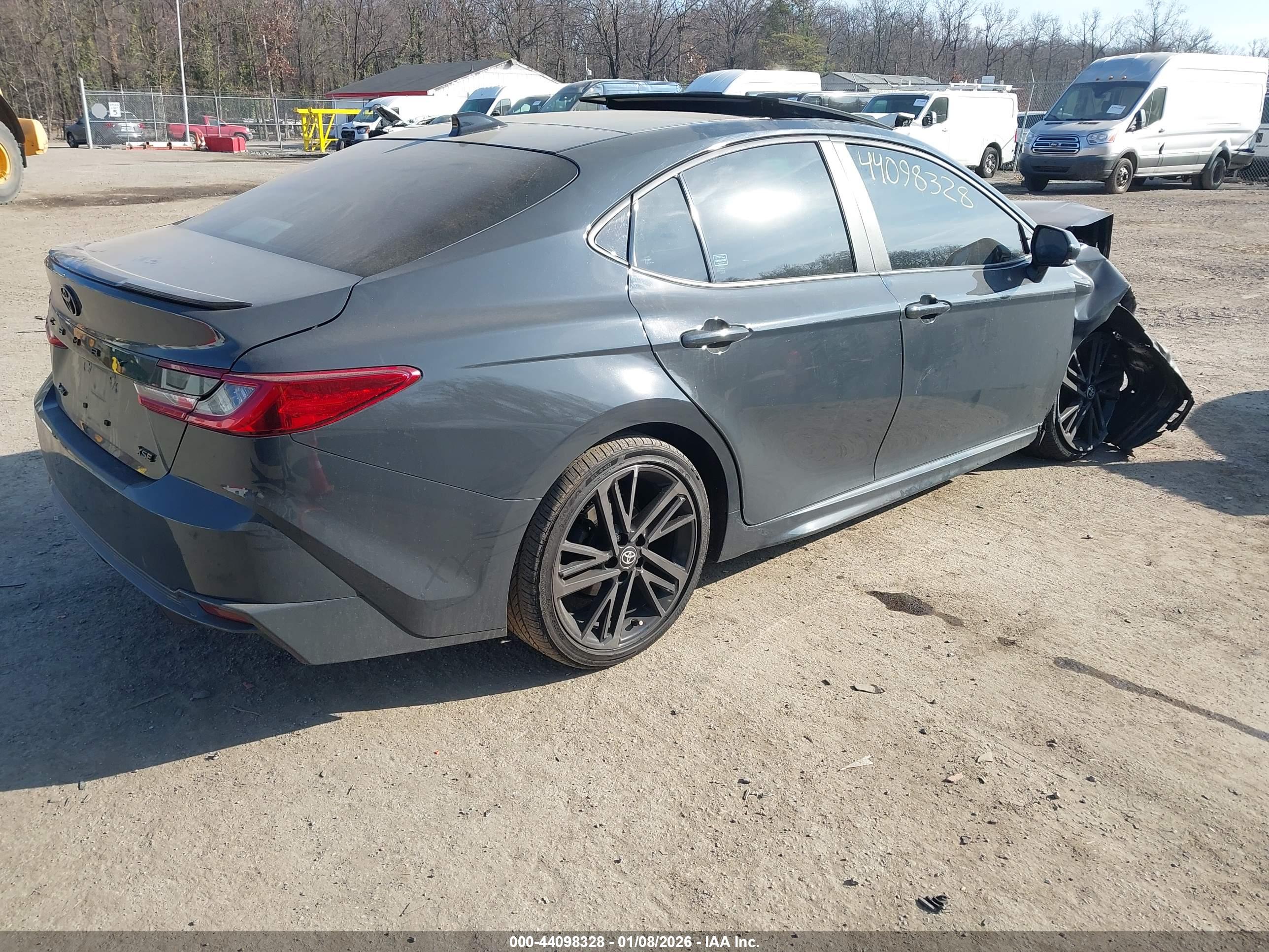 TOYOTA CAMRY image 4