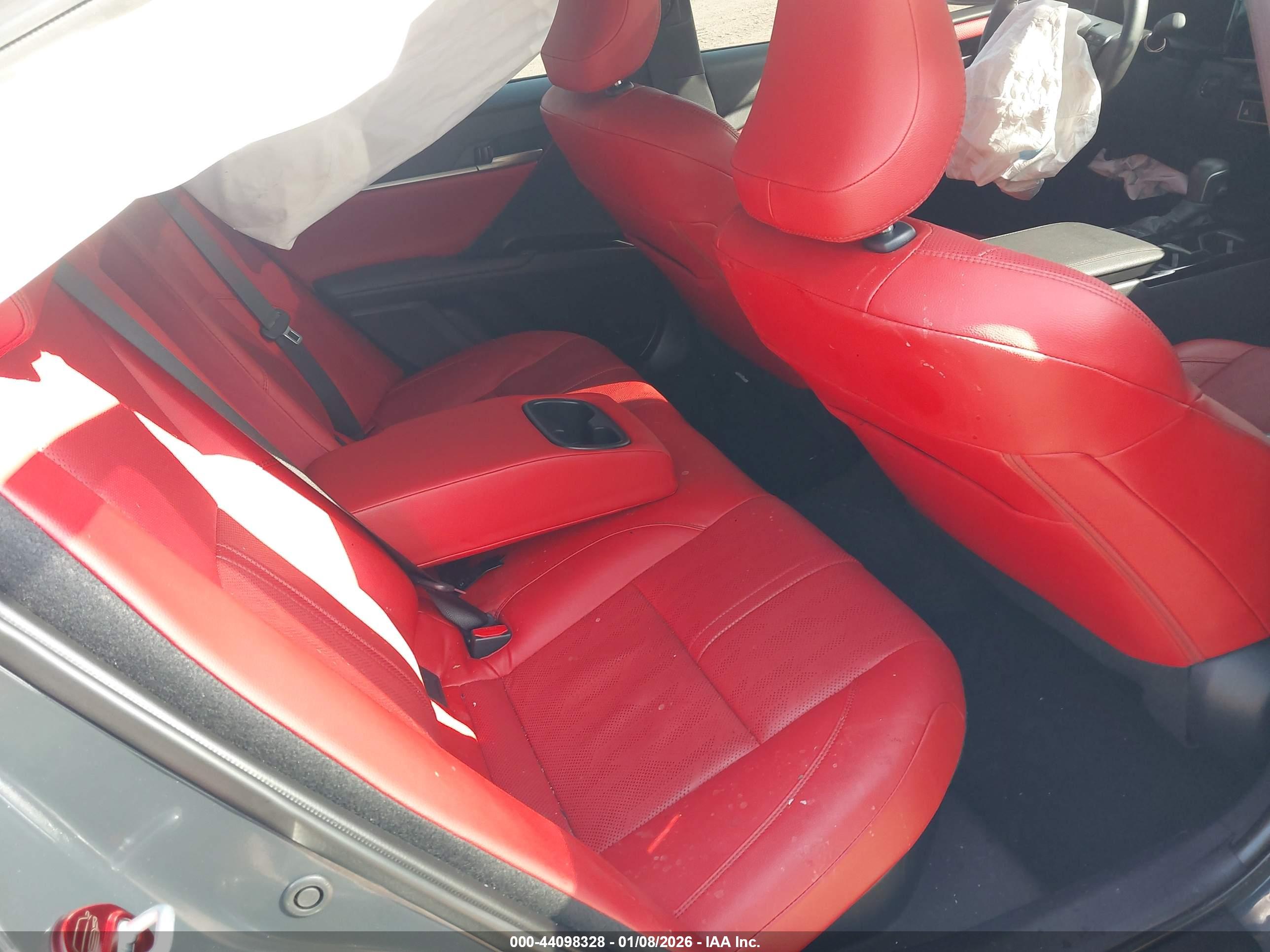TOYOTA CAMRY image 8