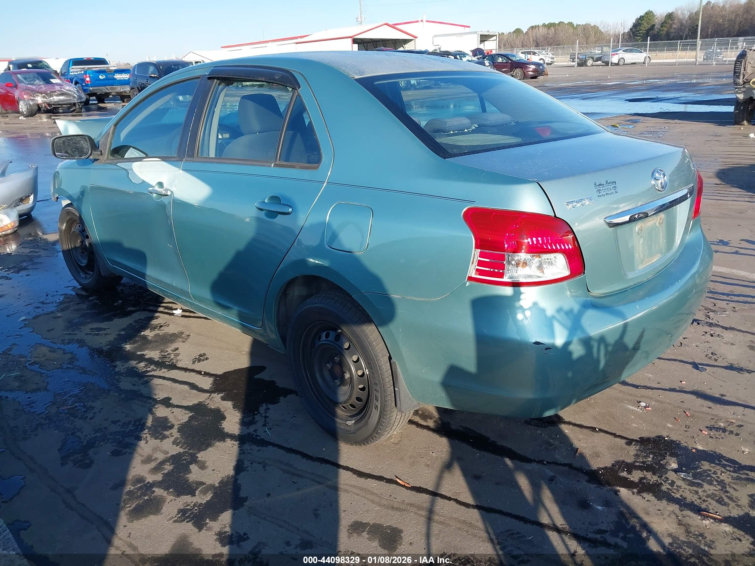 TOYOTA YARIS image 3