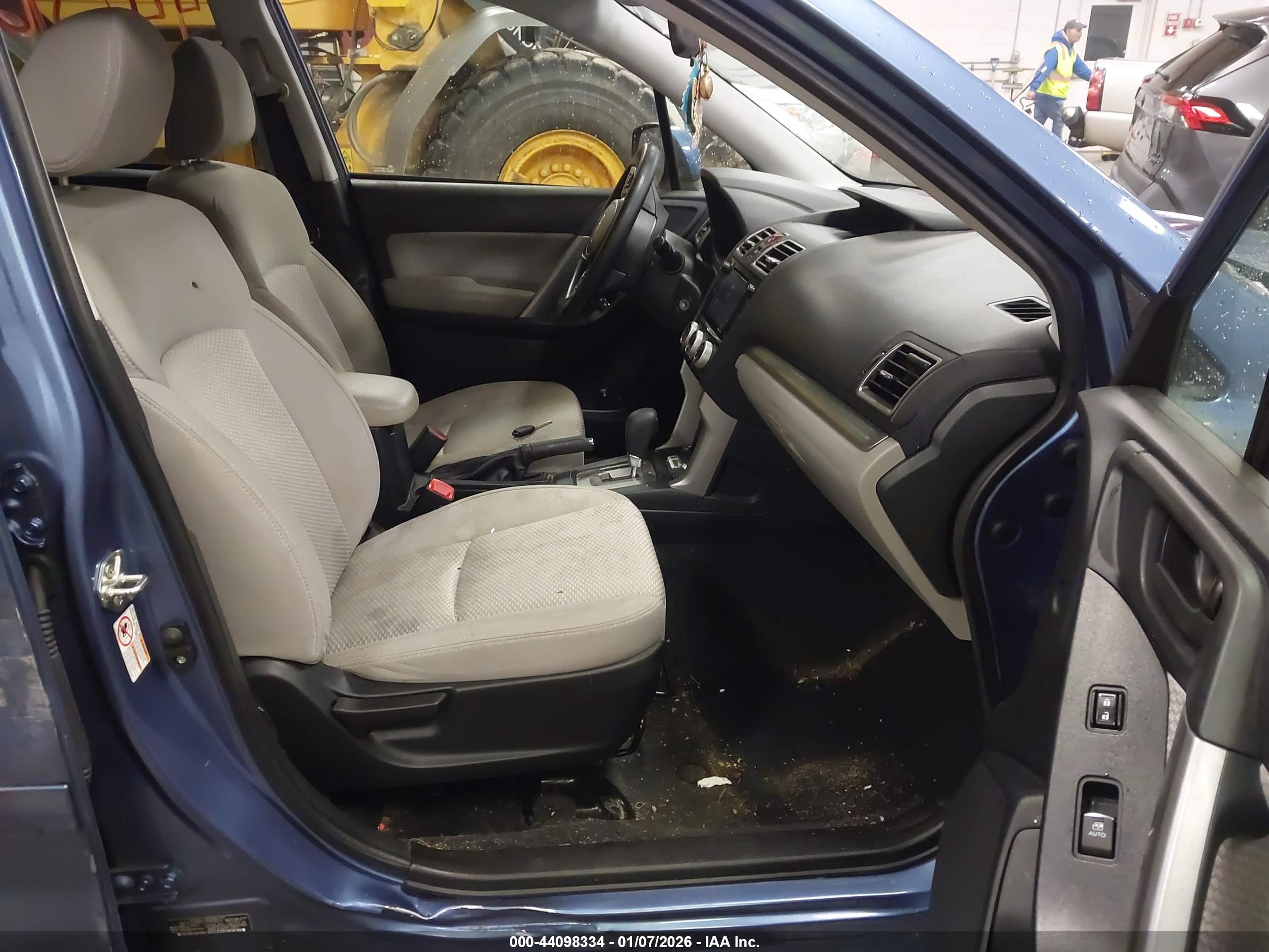 SUBARU FORESTER image 5