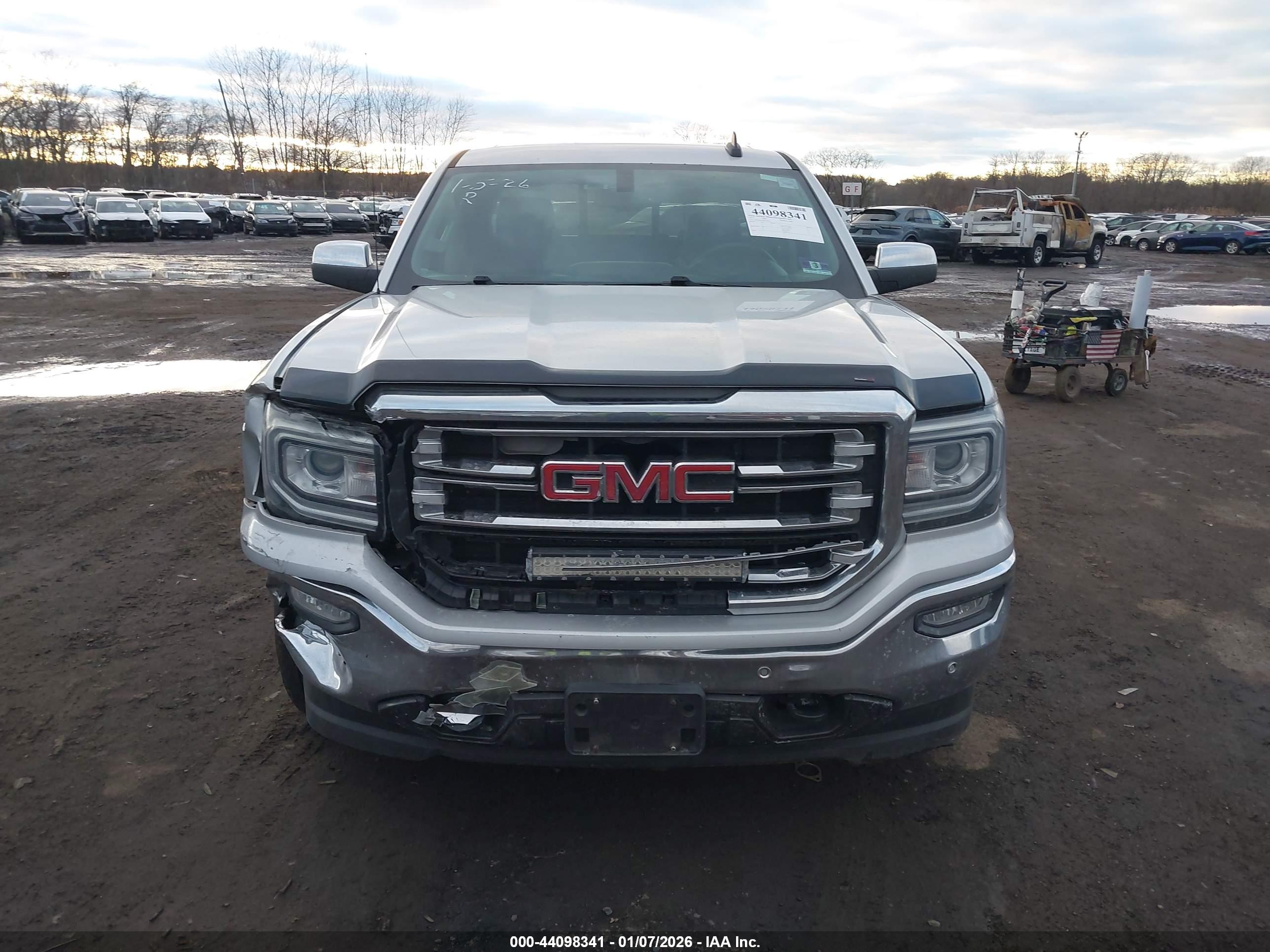 GMC SIERRA image 6