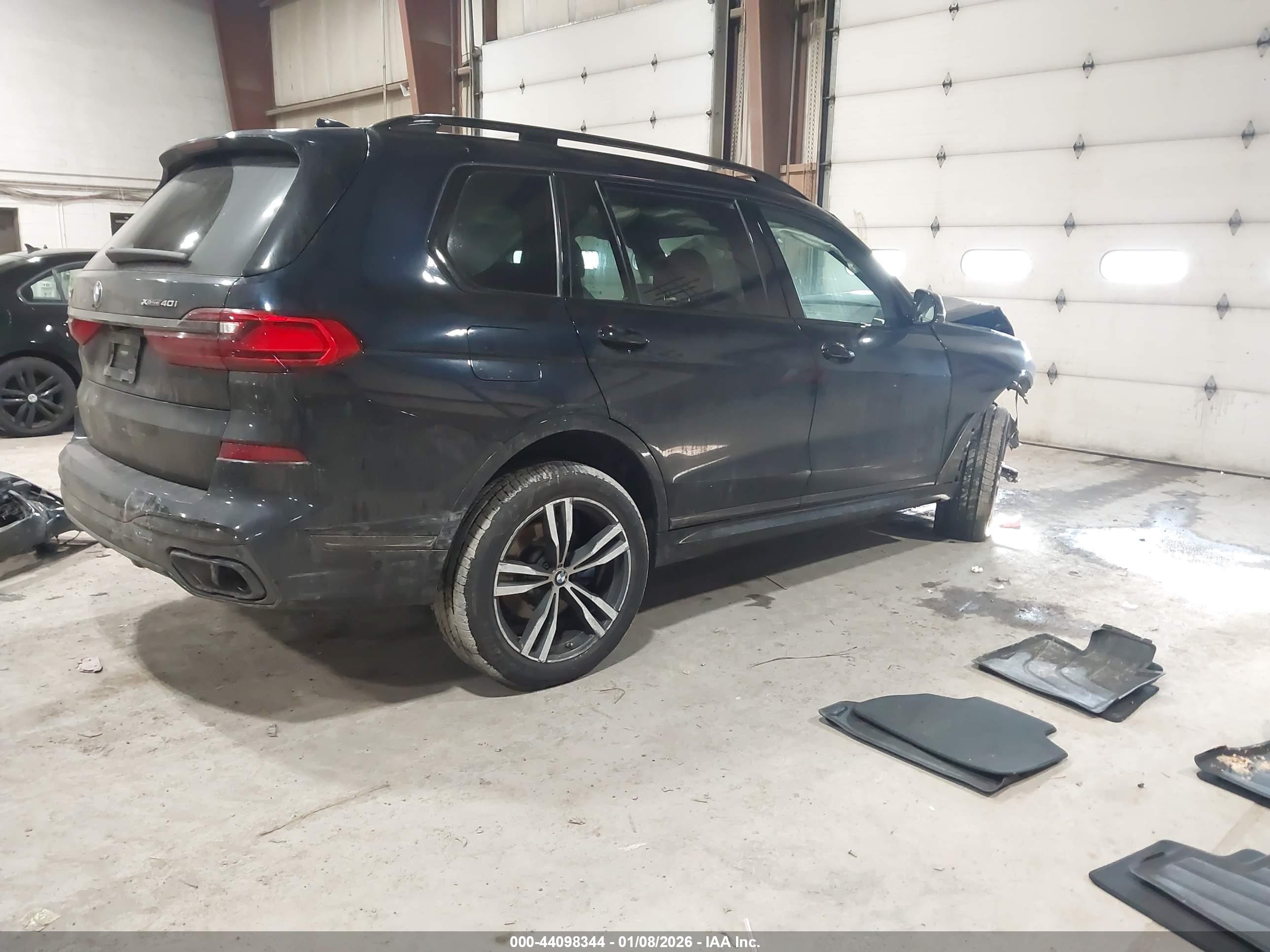 BMW X7 image 4