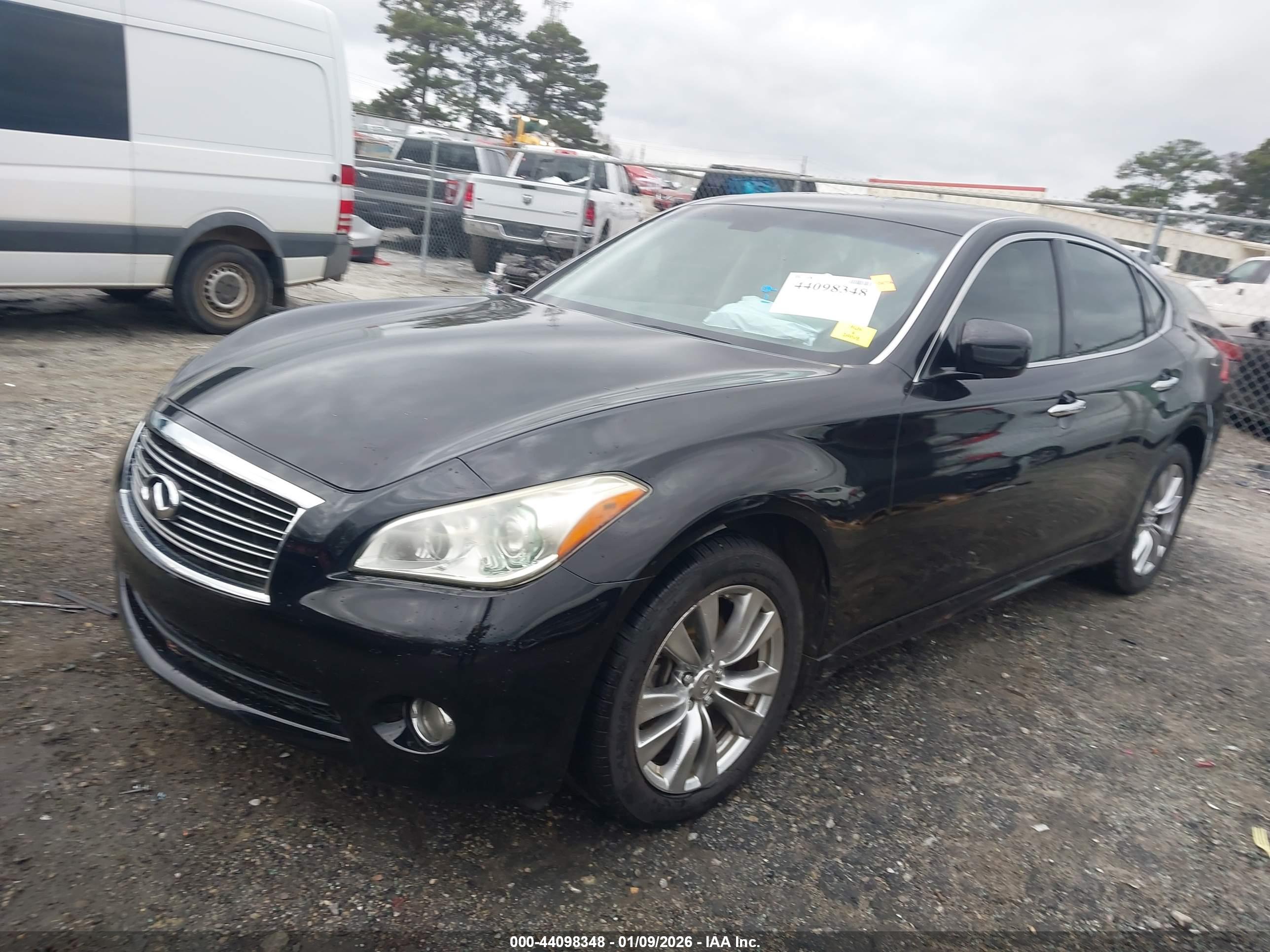 INFINITI M37X image 2