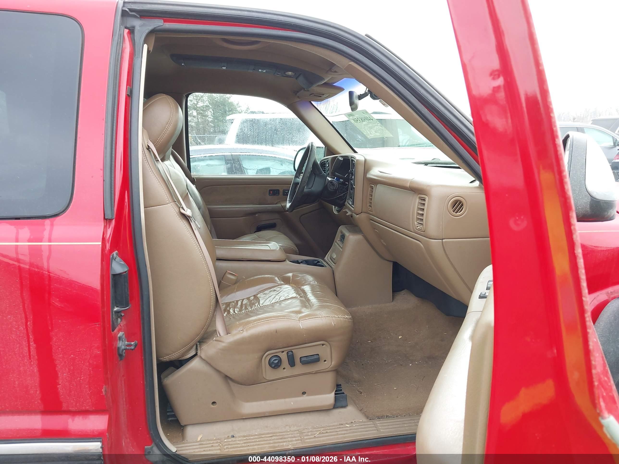 CHEVROLET SILVERADO image 5