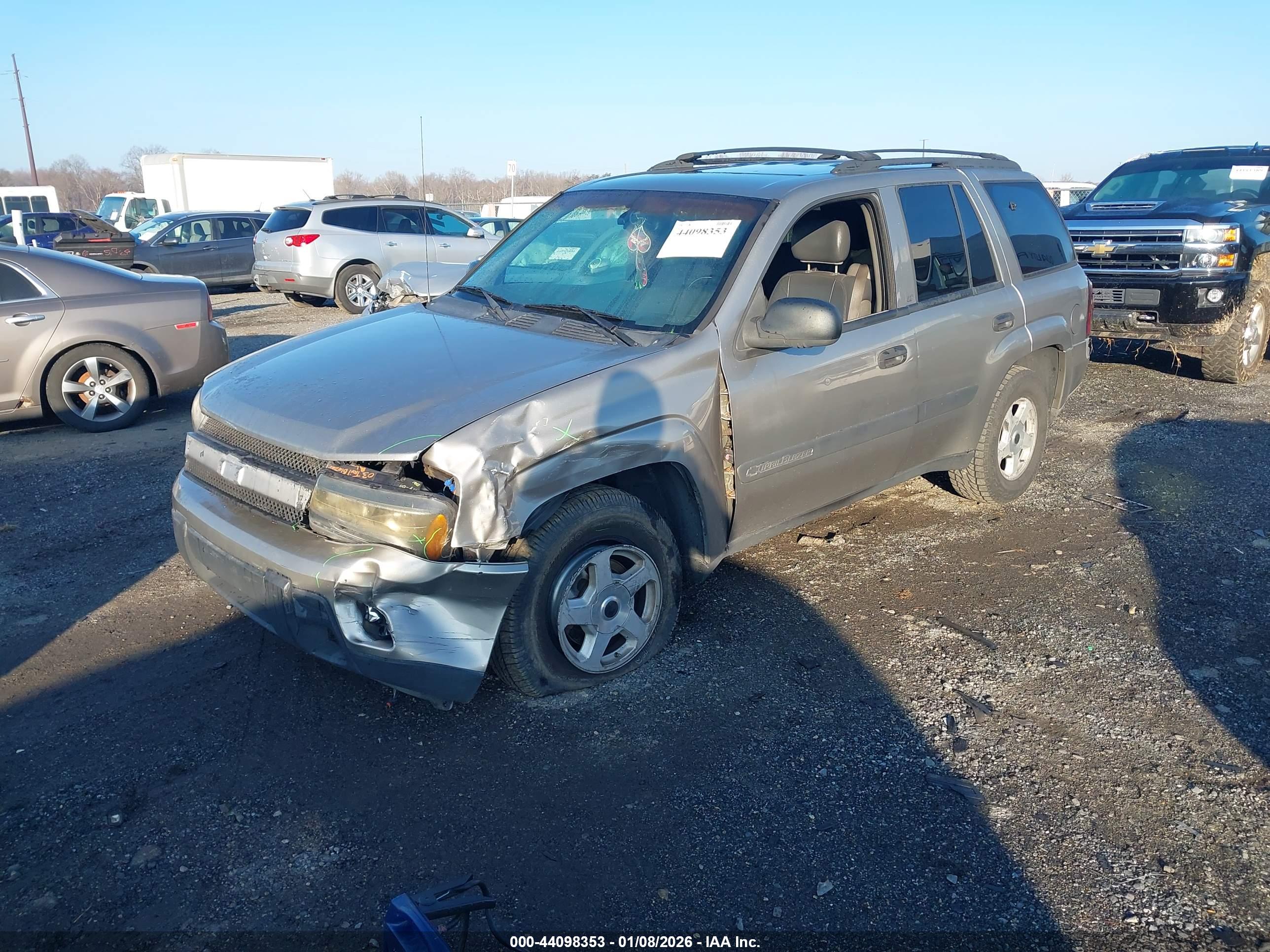 CHEVROLET TRAILBLAZER image 2