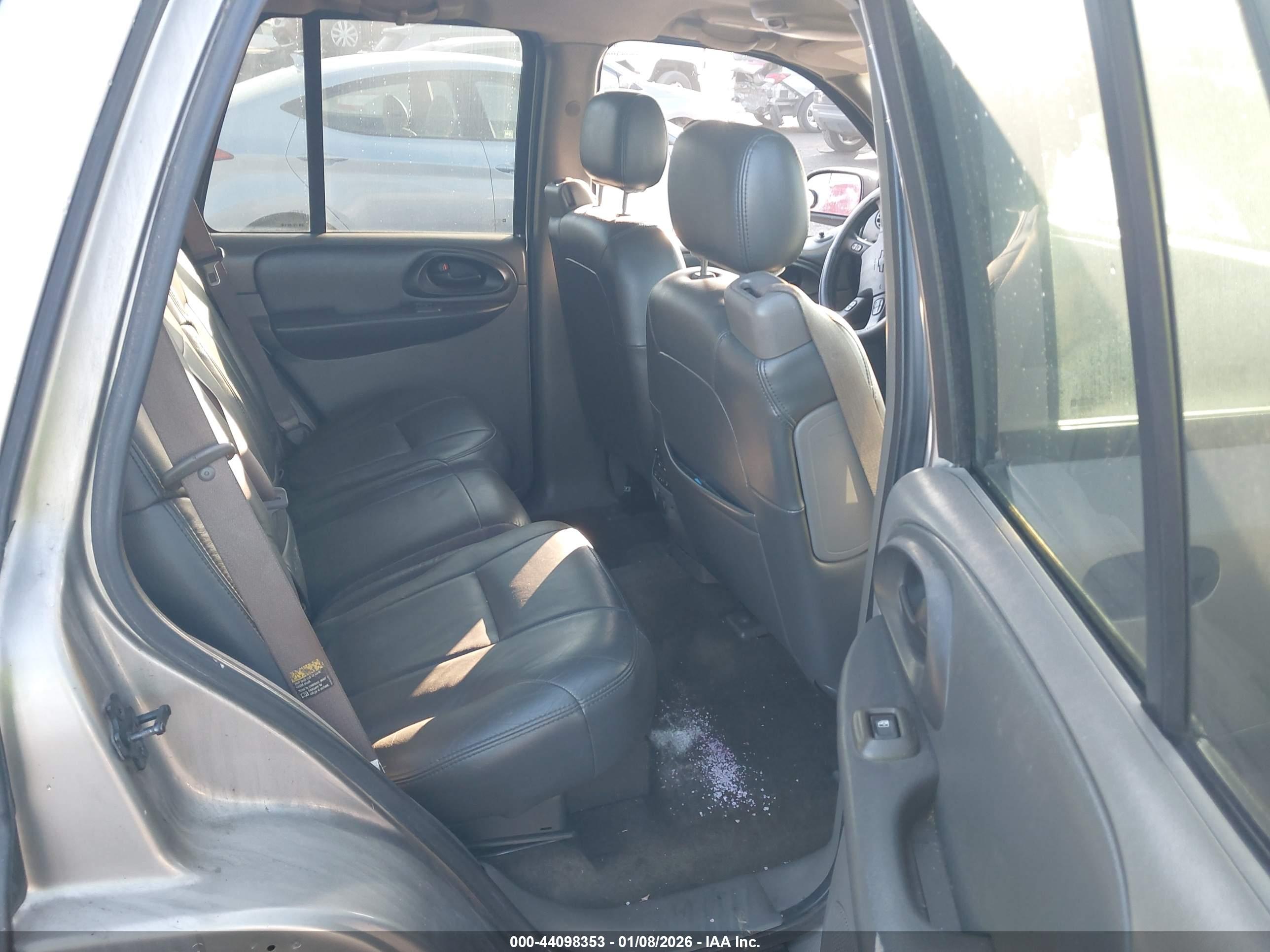 CHEVROLET TRAILBLAZER image 8