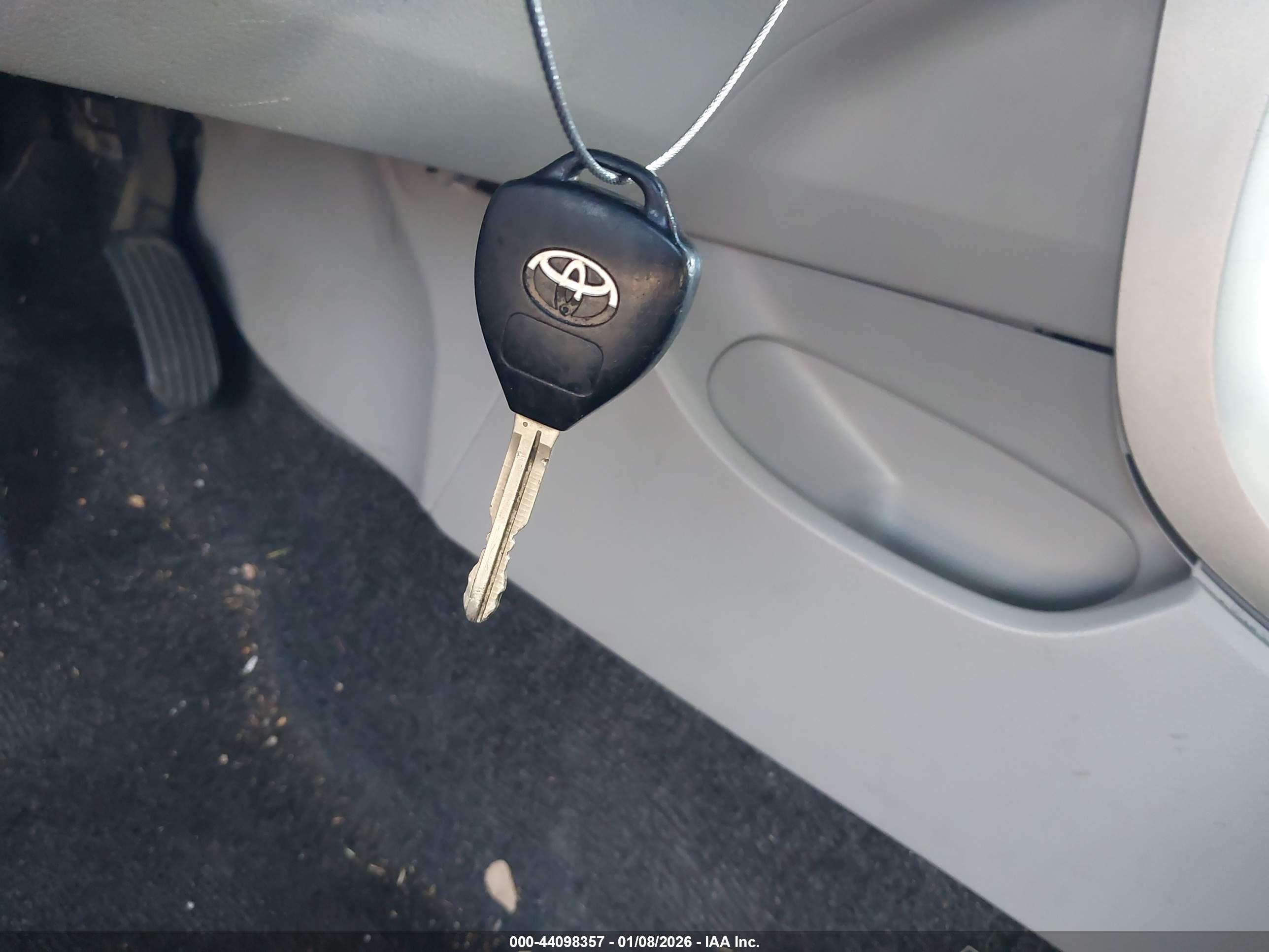 TOYOTA COROLLA image 11