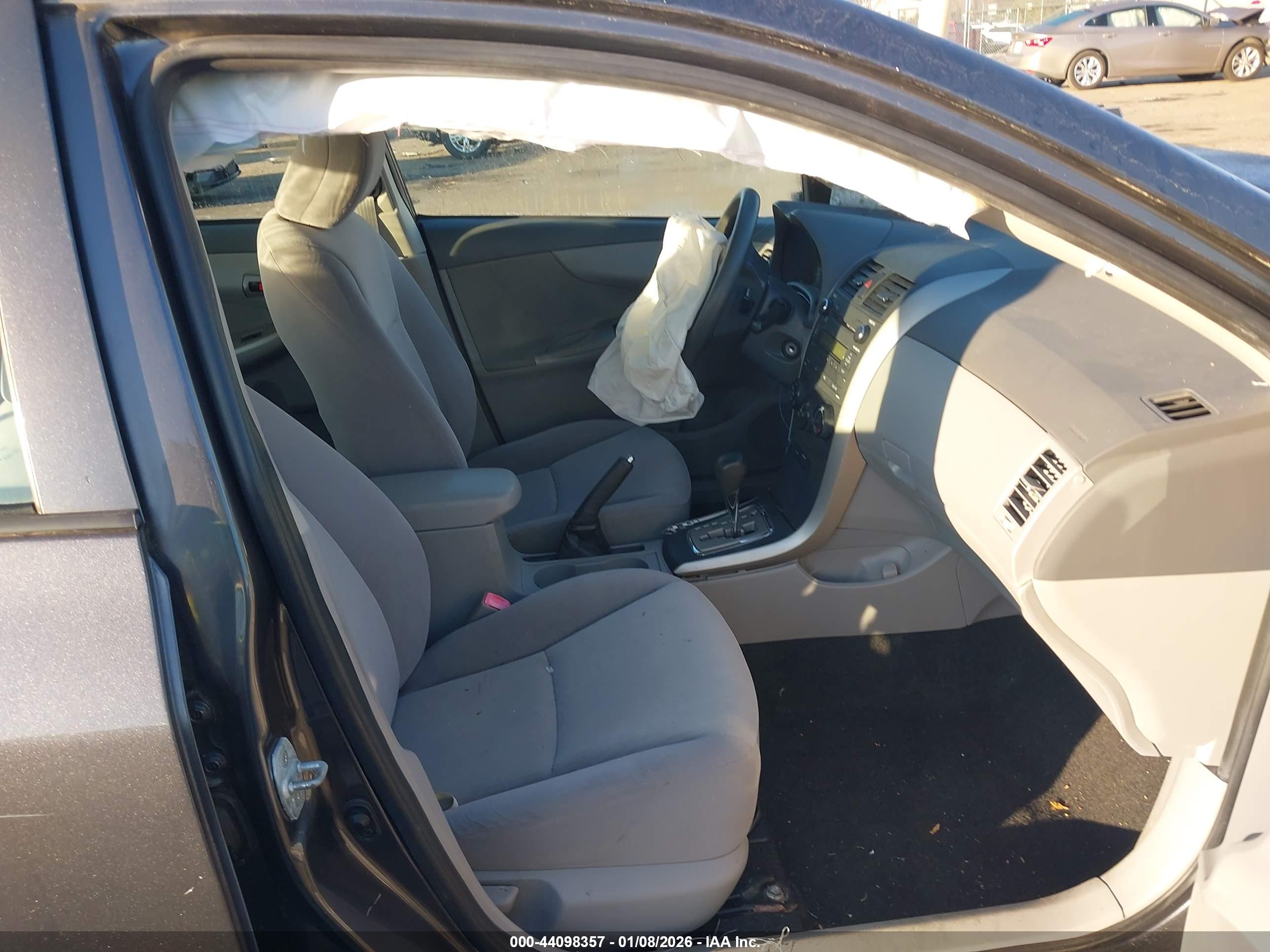TOYOTA COROLLA image 5