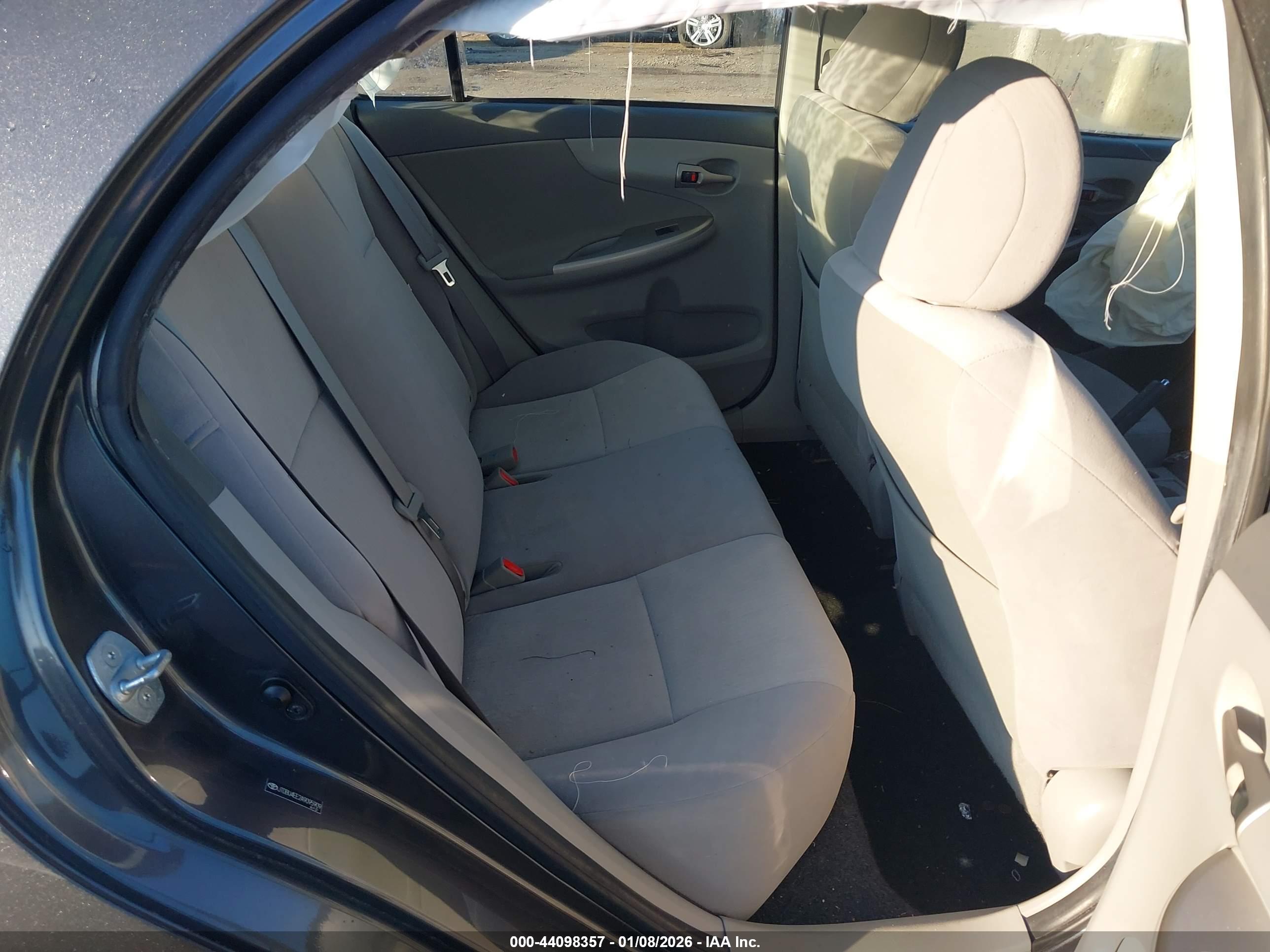 TOYOTA COROLLA image 8