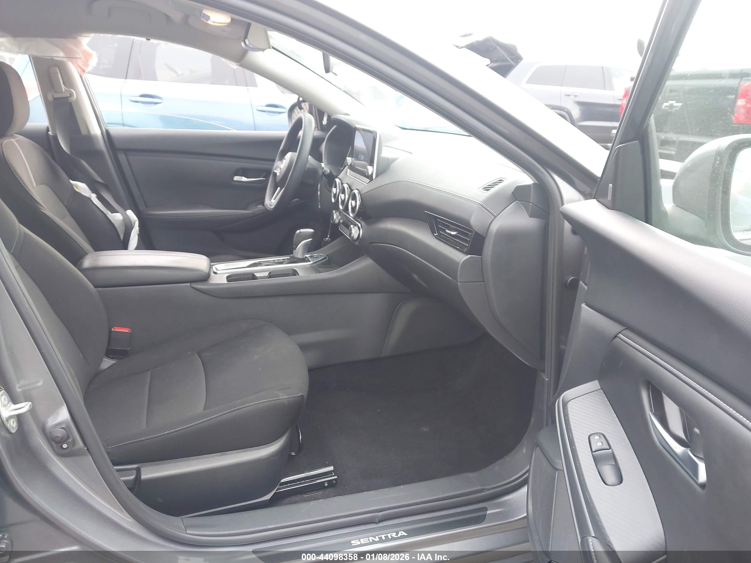 NISSAN SENTRA image 5