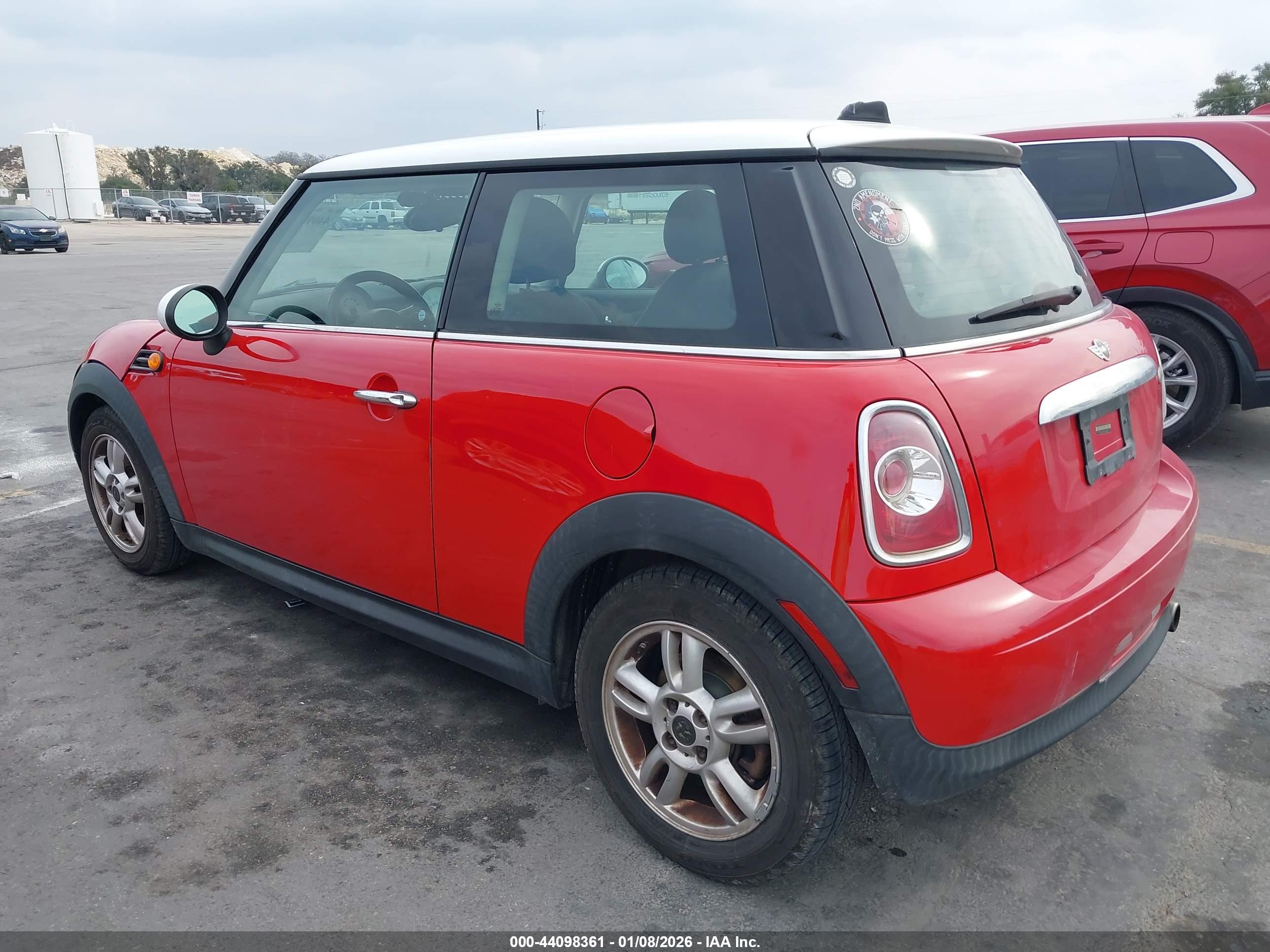MINI COOPER image 3