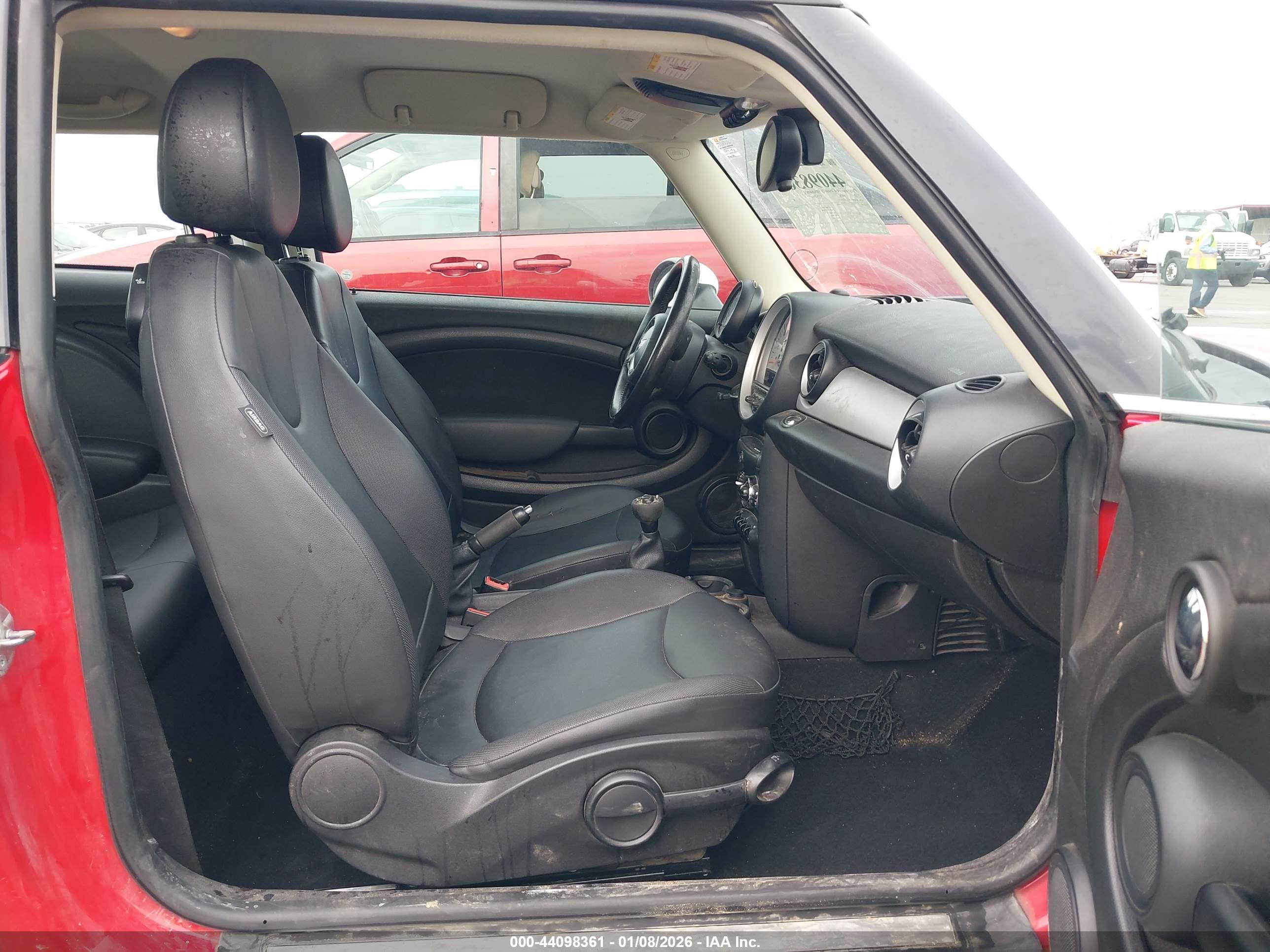 MINI COOPER image 5