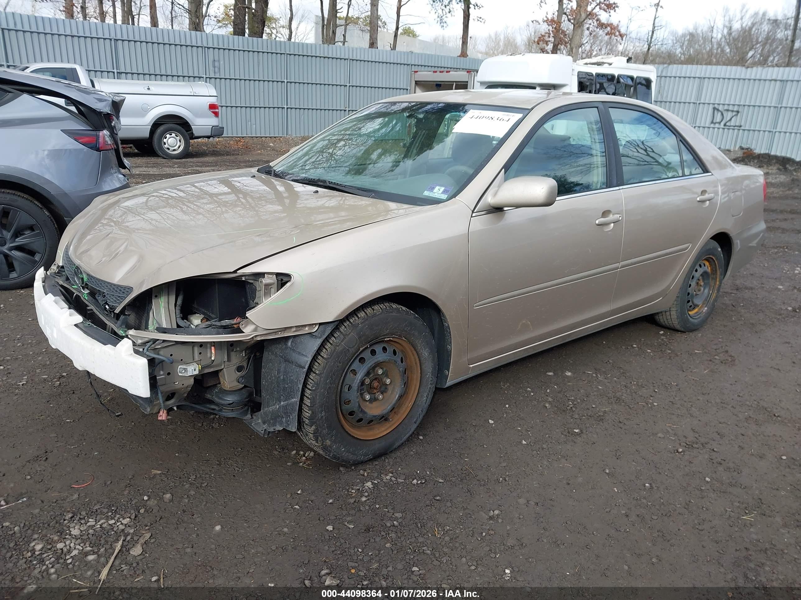 TOYOTA CAMRY image 2