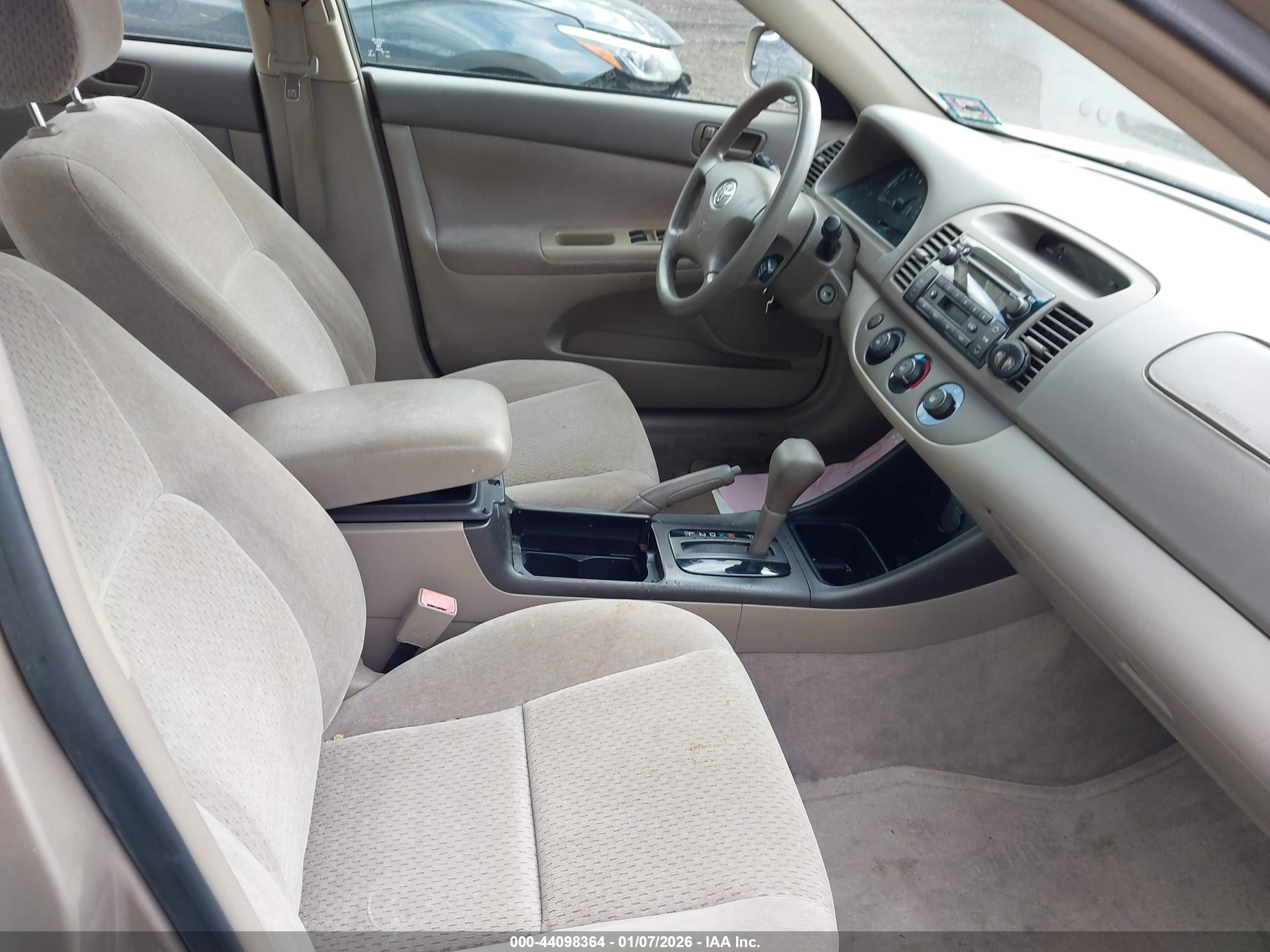 TOYOTA CAMRY image 5