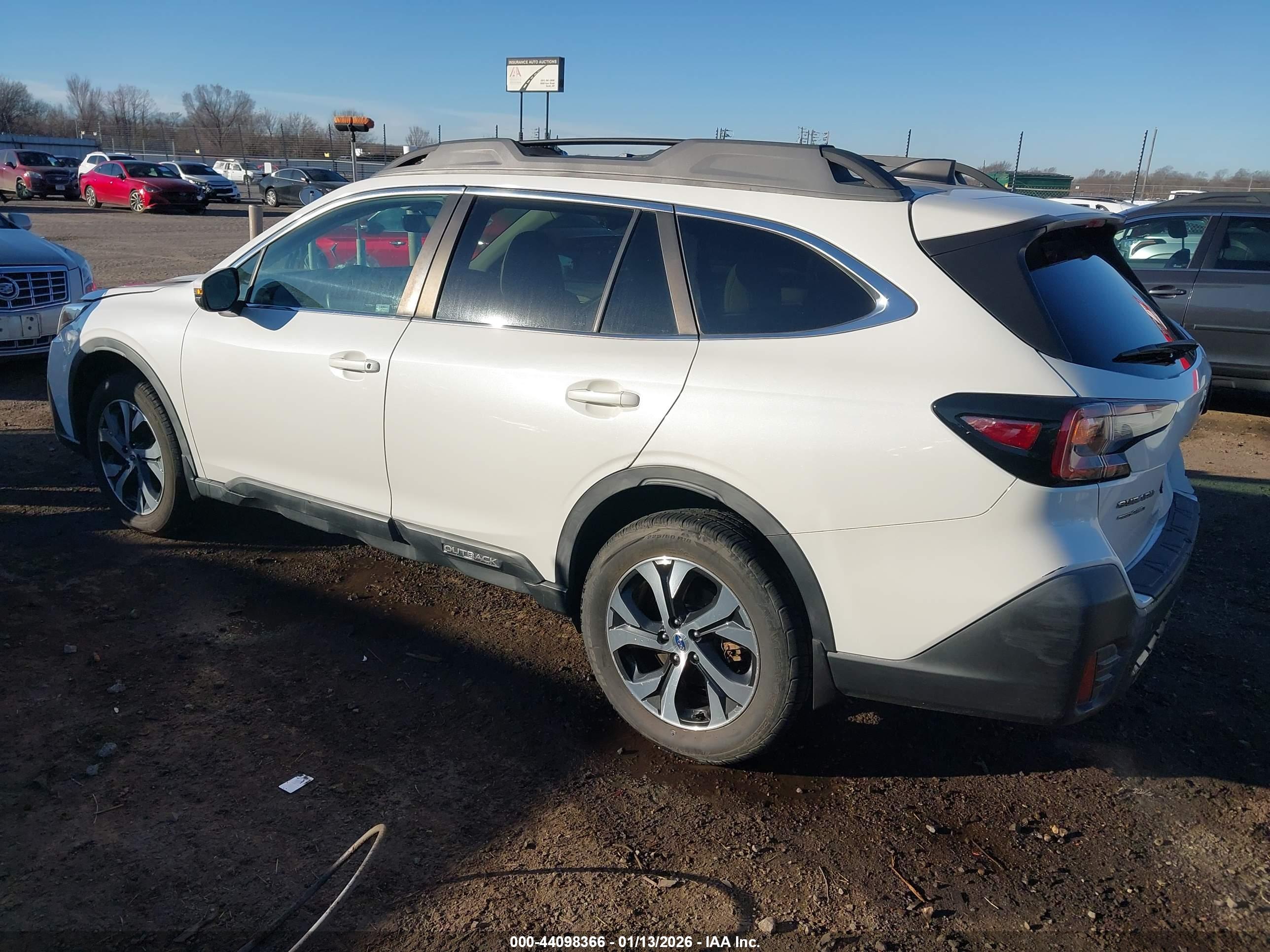 SUBARU OUTBACK image 3