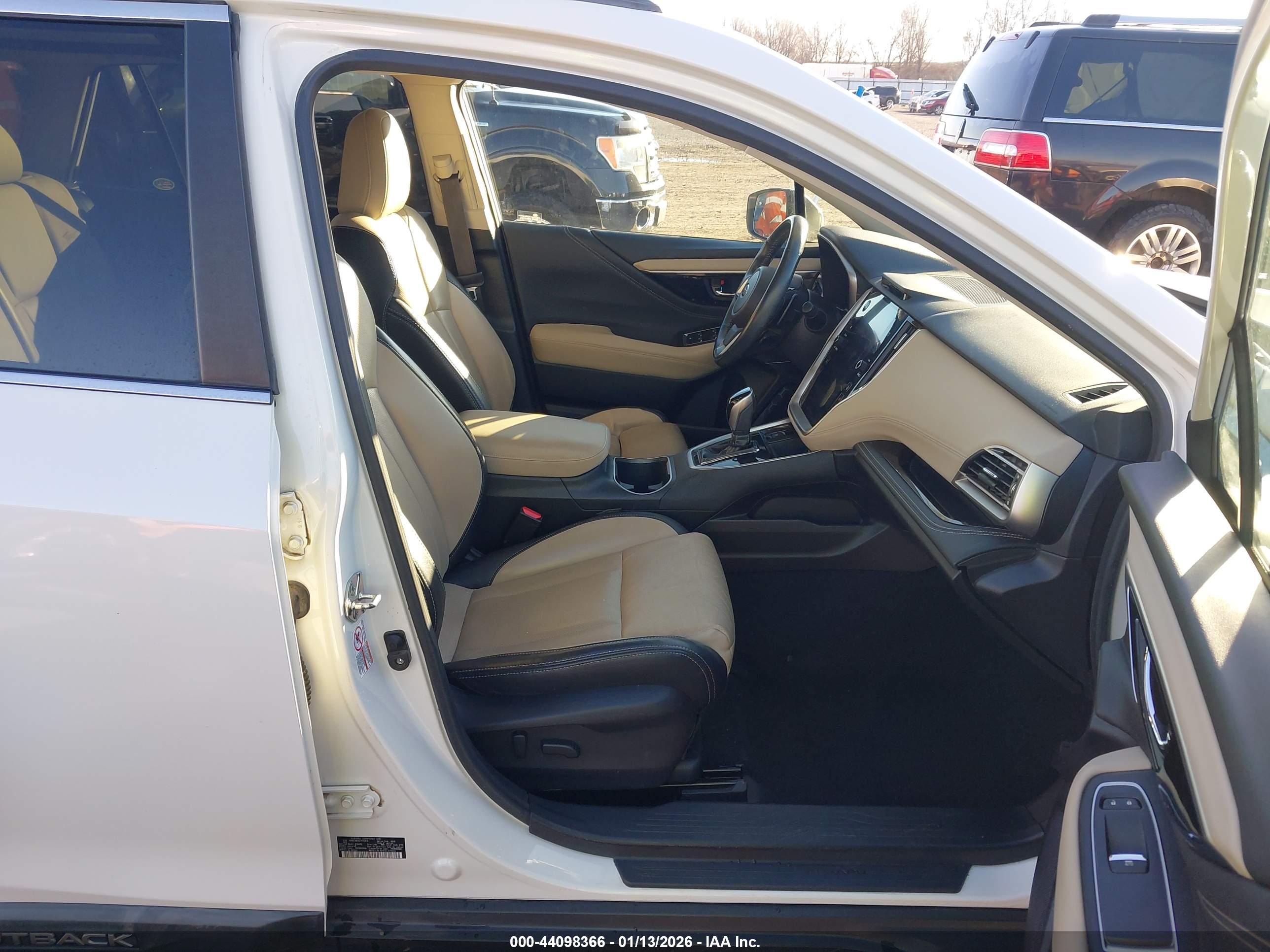 SUBARU OUTBACK image 5