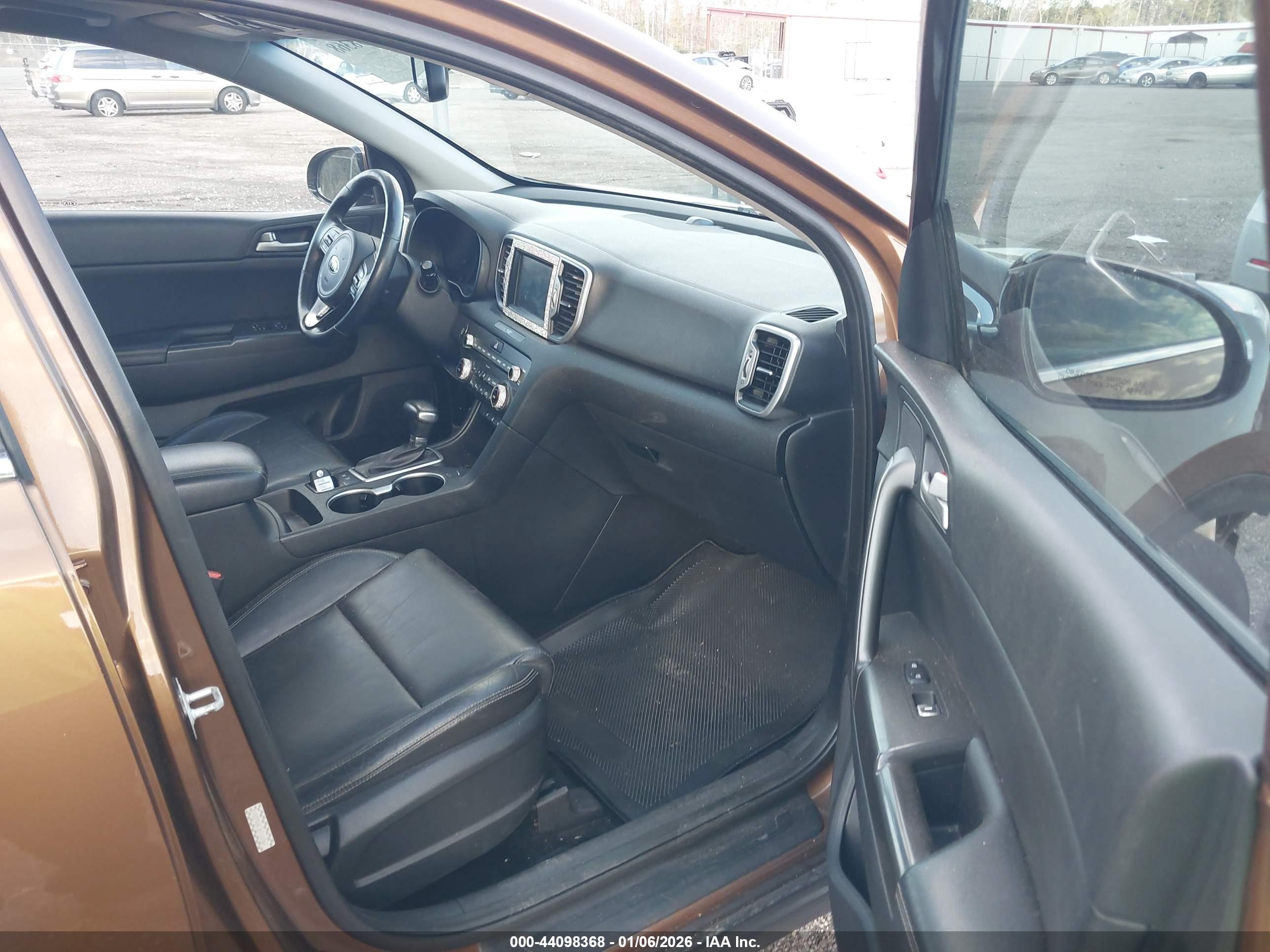 KIA SPORTAGE image 5
