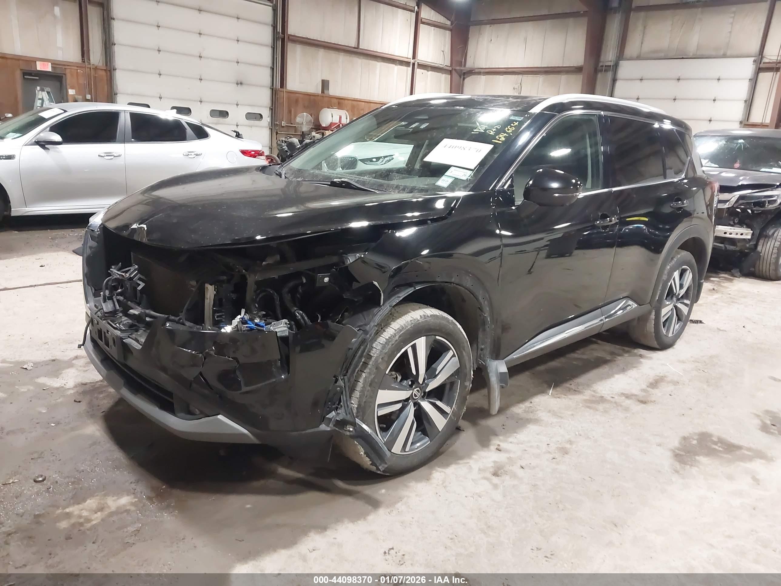 NISSAN ROGUE image 2