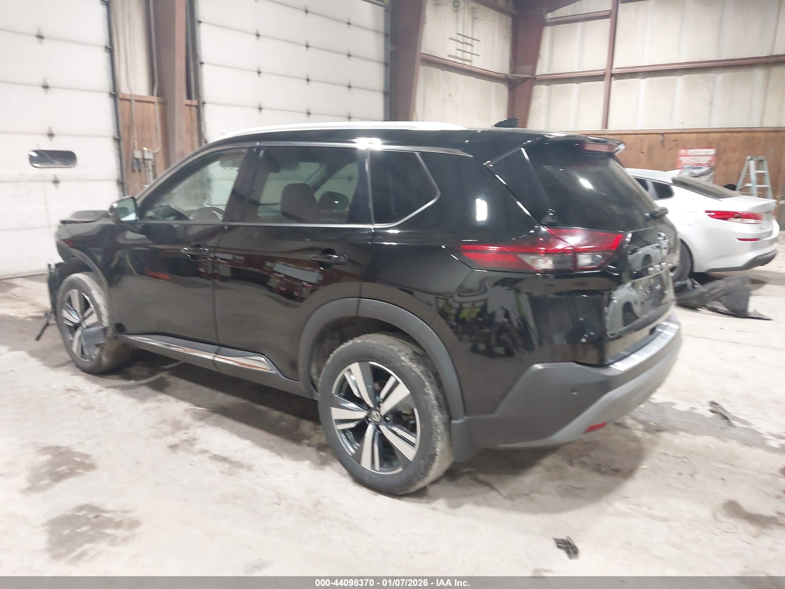 NISSAN ROGUE image 3