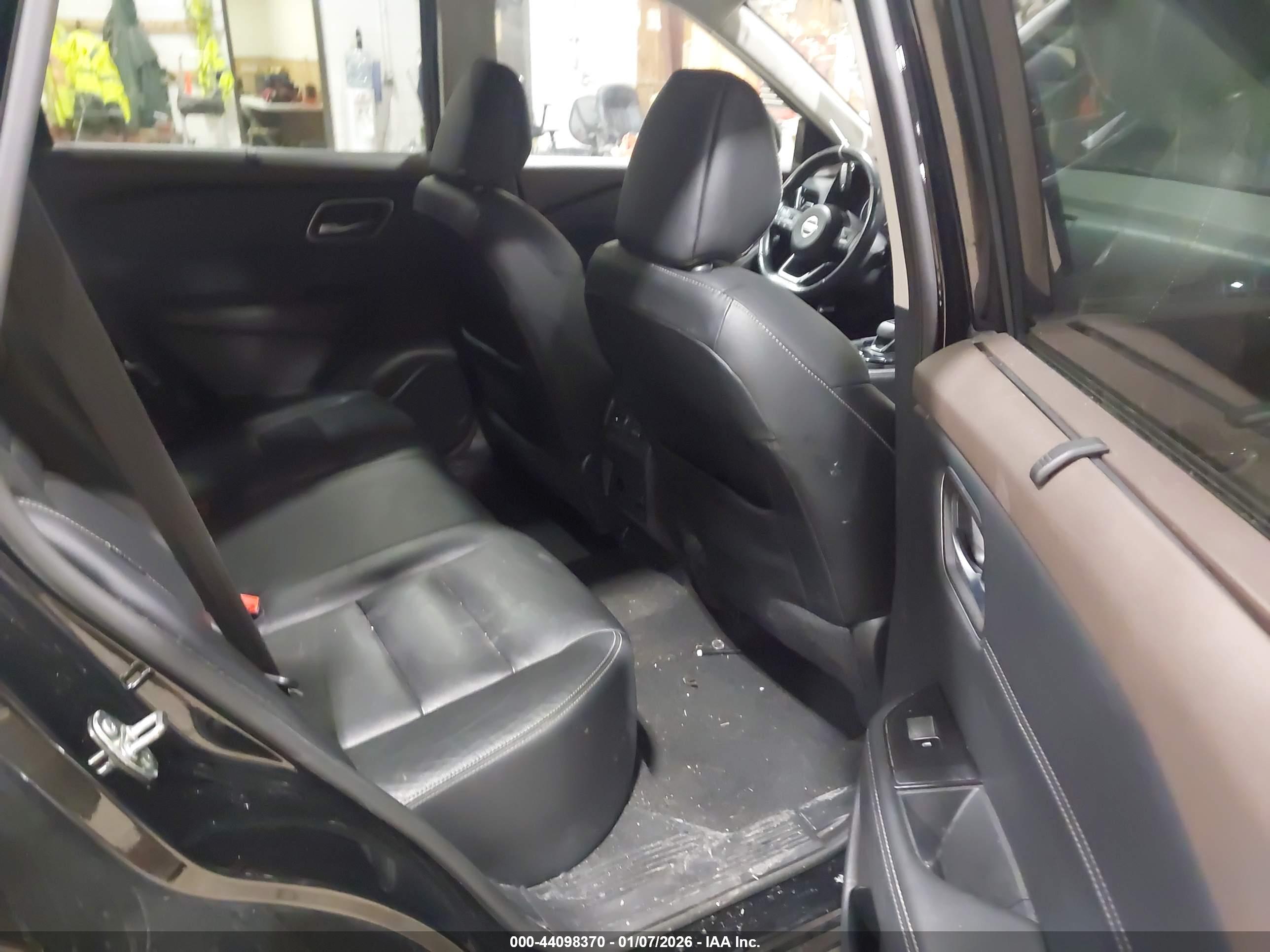 NISSAN ROGUE image 8