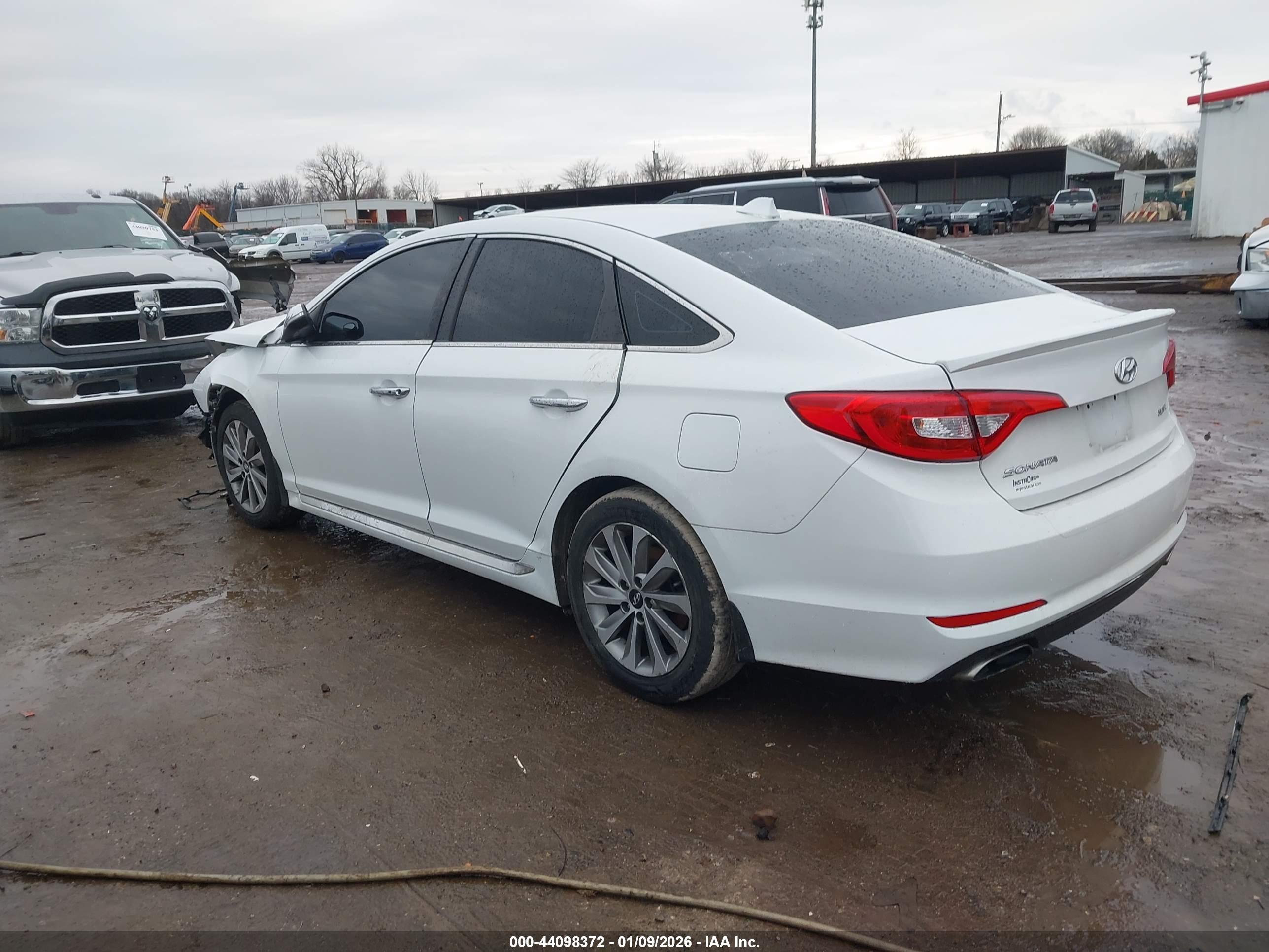 HYUNDAI SONATA image 3