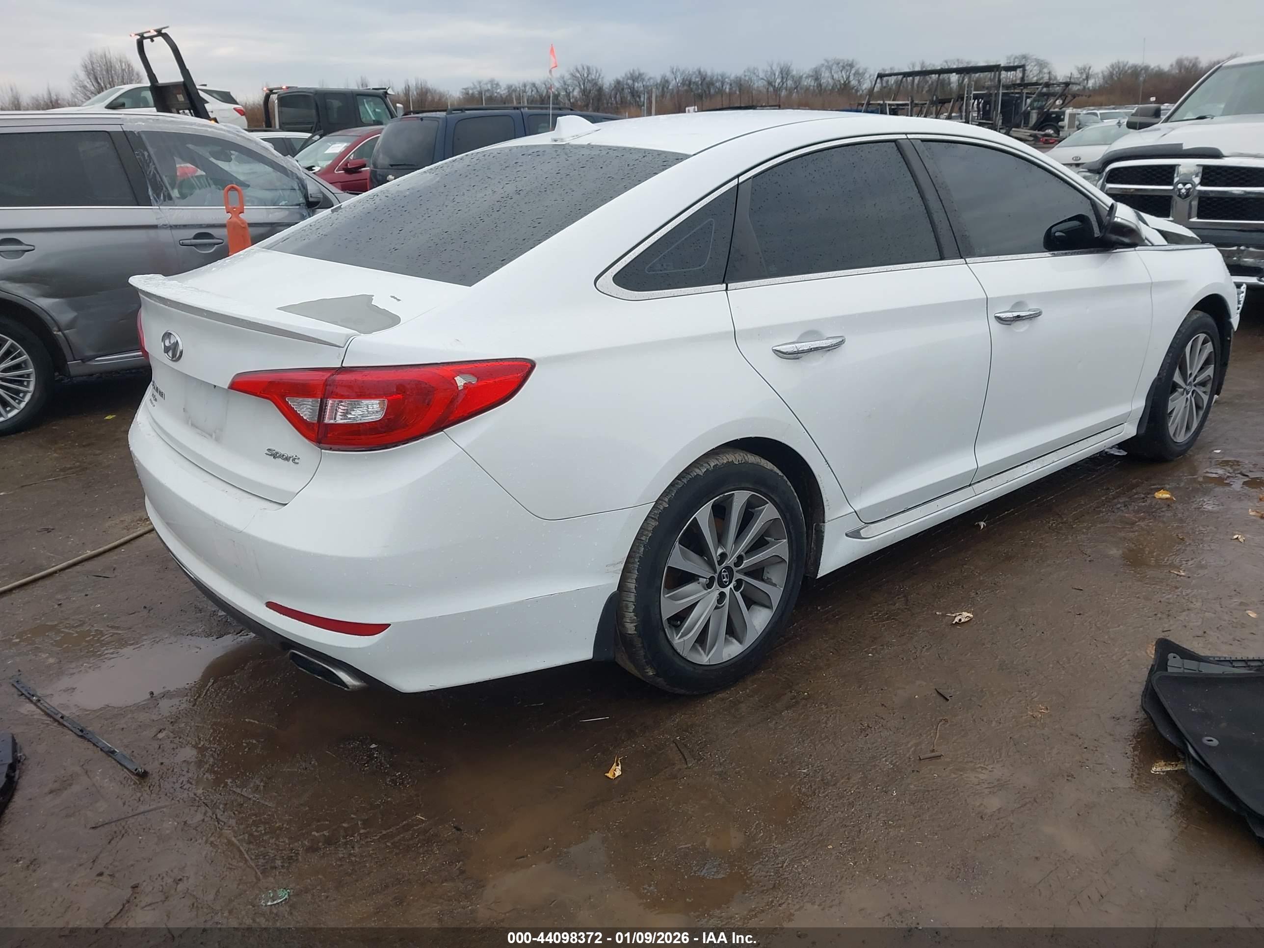 HYUNDAI SONATA image 4