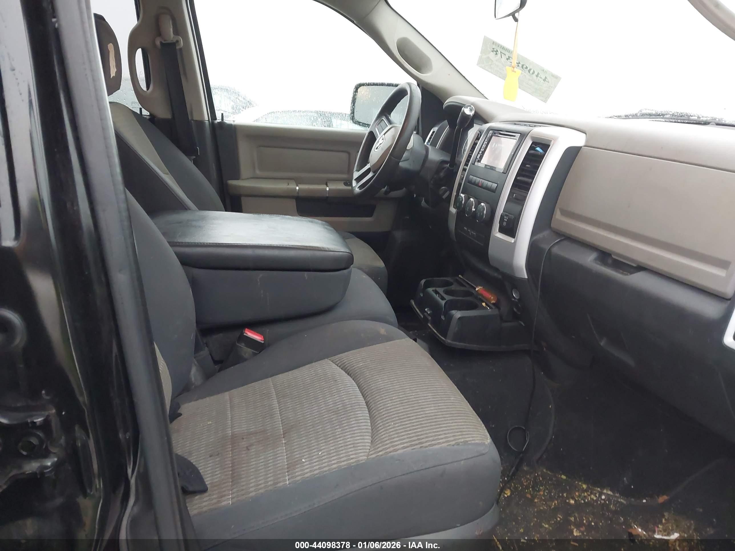 DODGE RAM image 5
