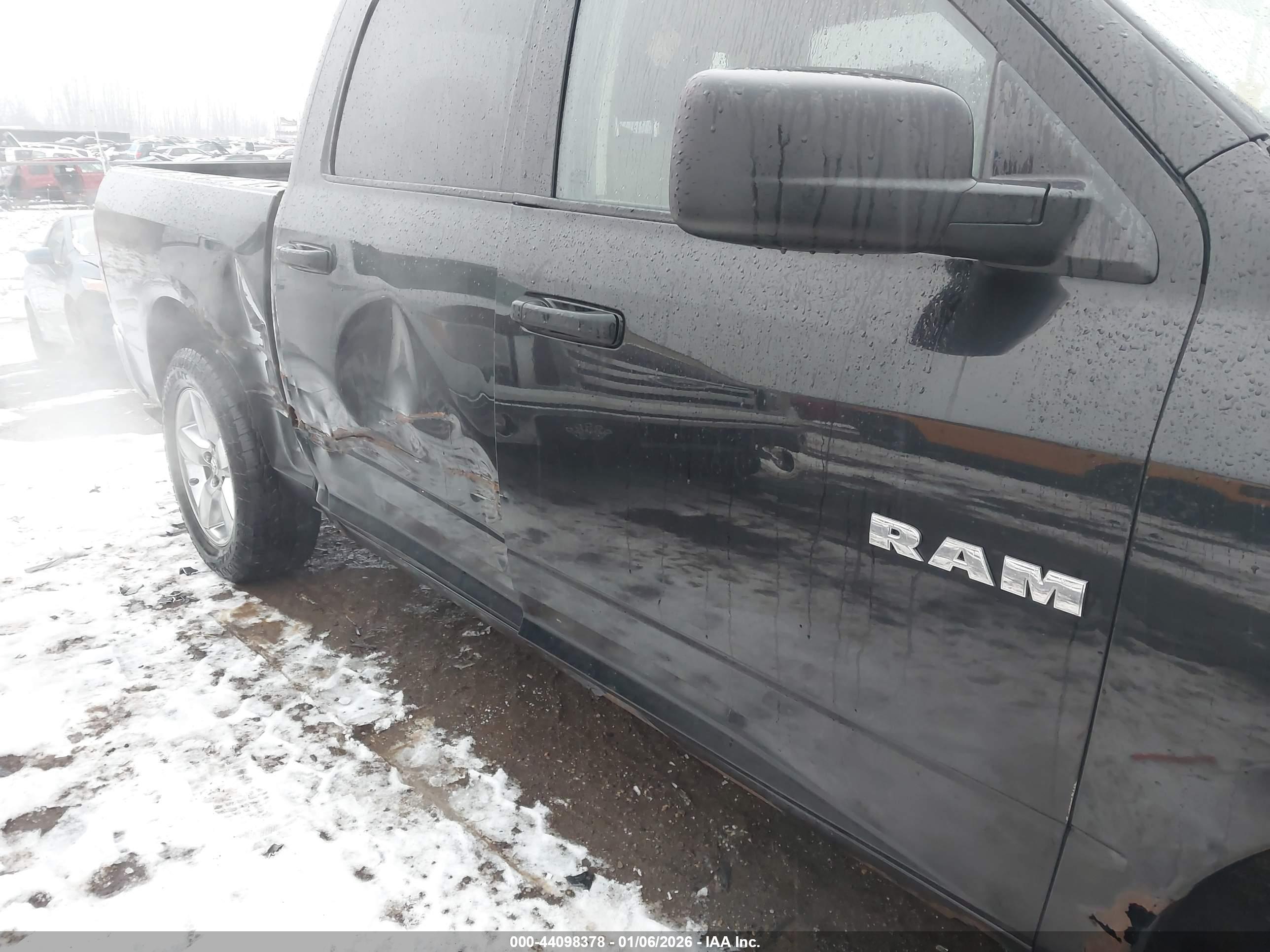 DODGE RAM image 6