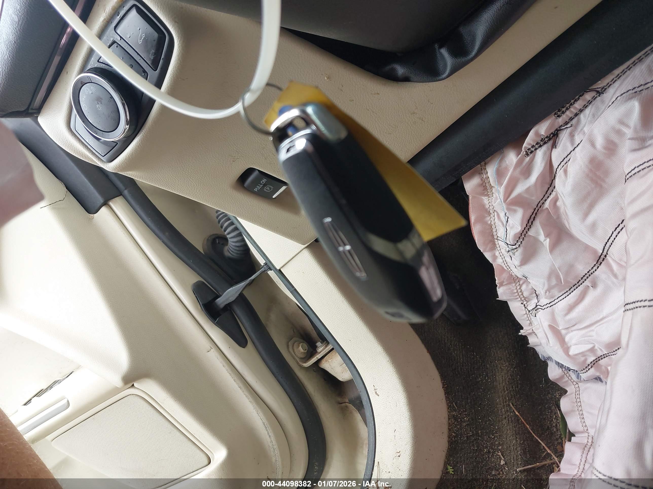 LINCOLN MKZ image 11