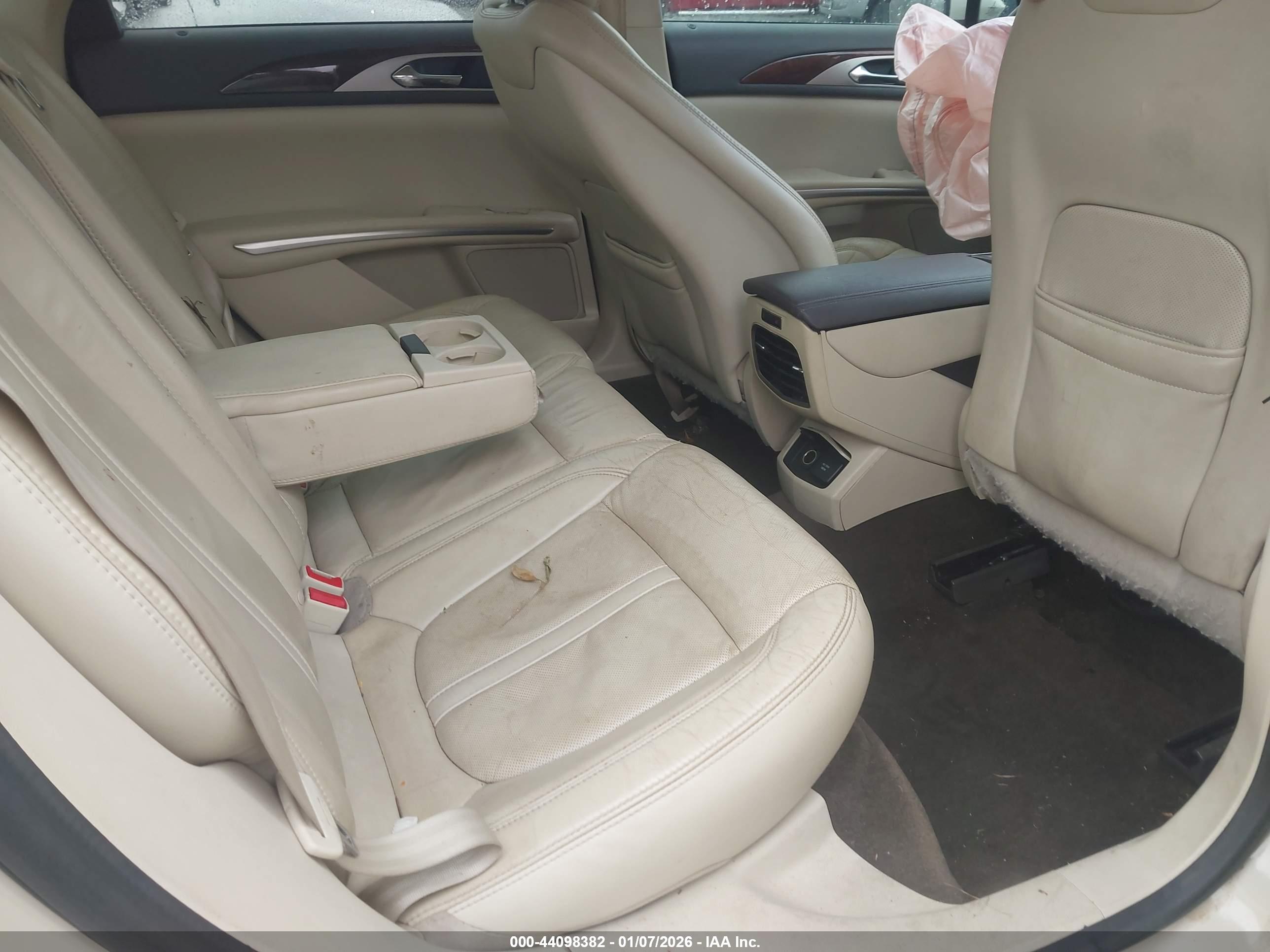 LINCOLN MKZ image 8