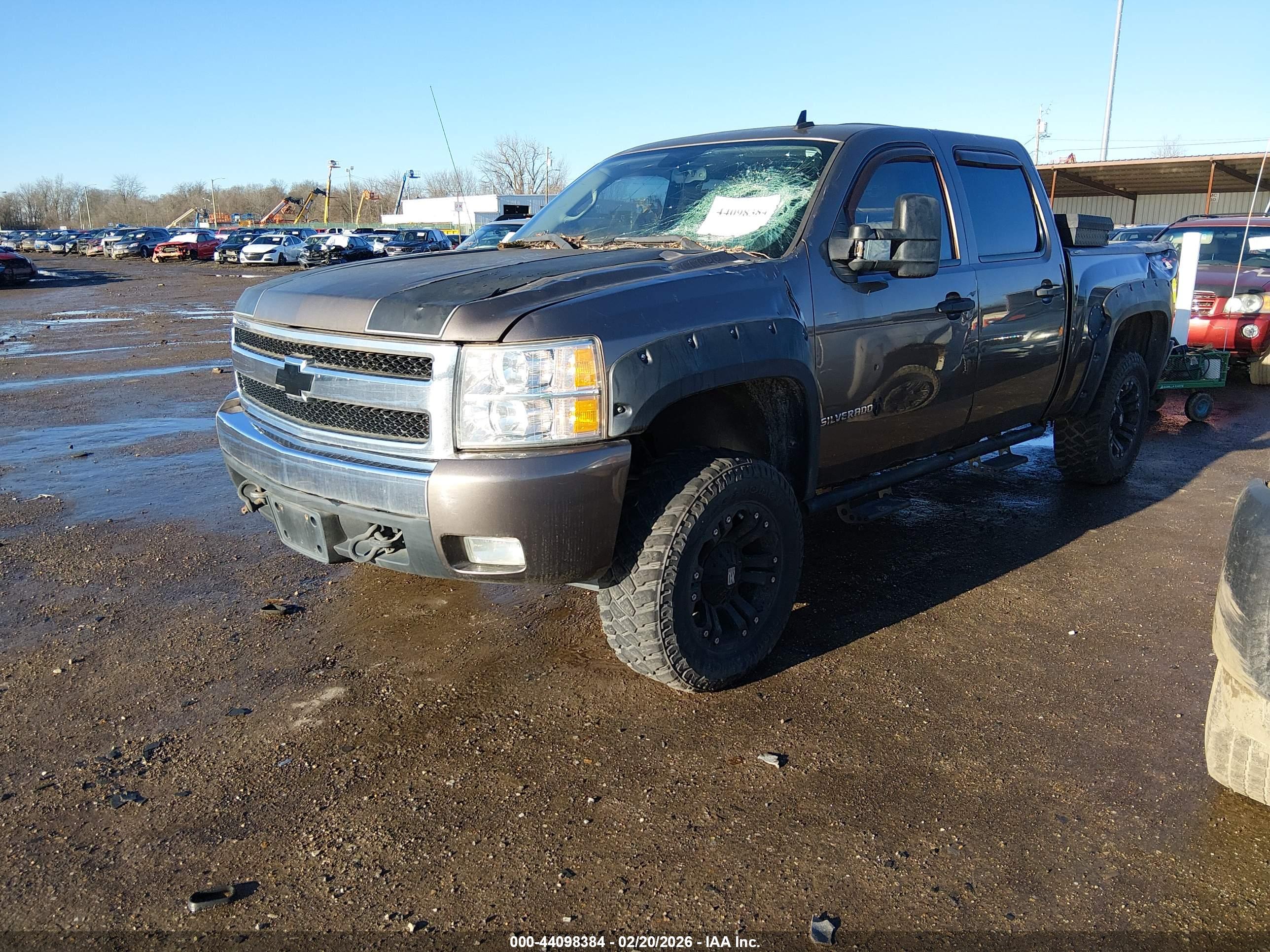 CHEVROLET SILVERADO image 2