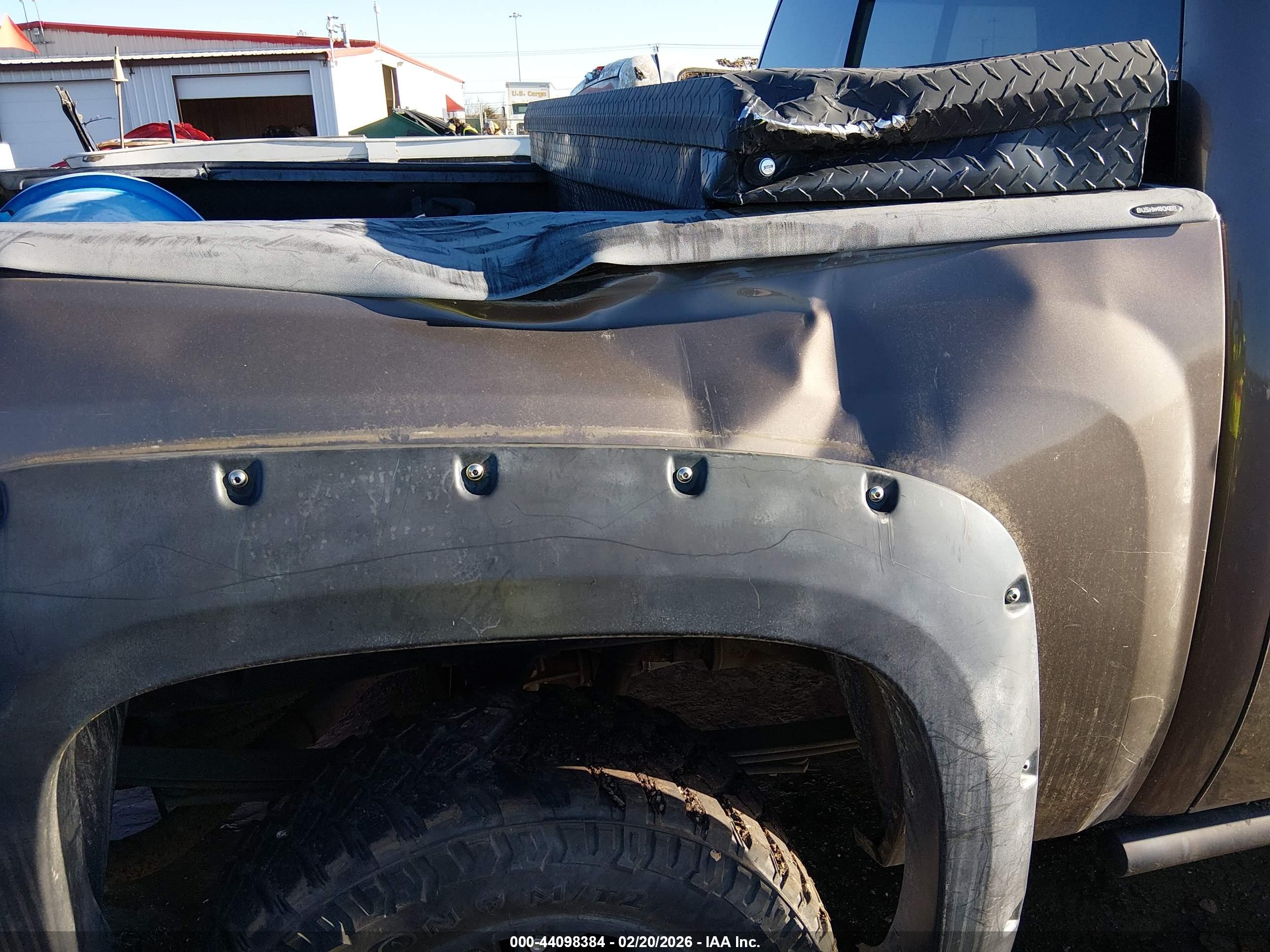 CHEVROLET SILVERADO image 6