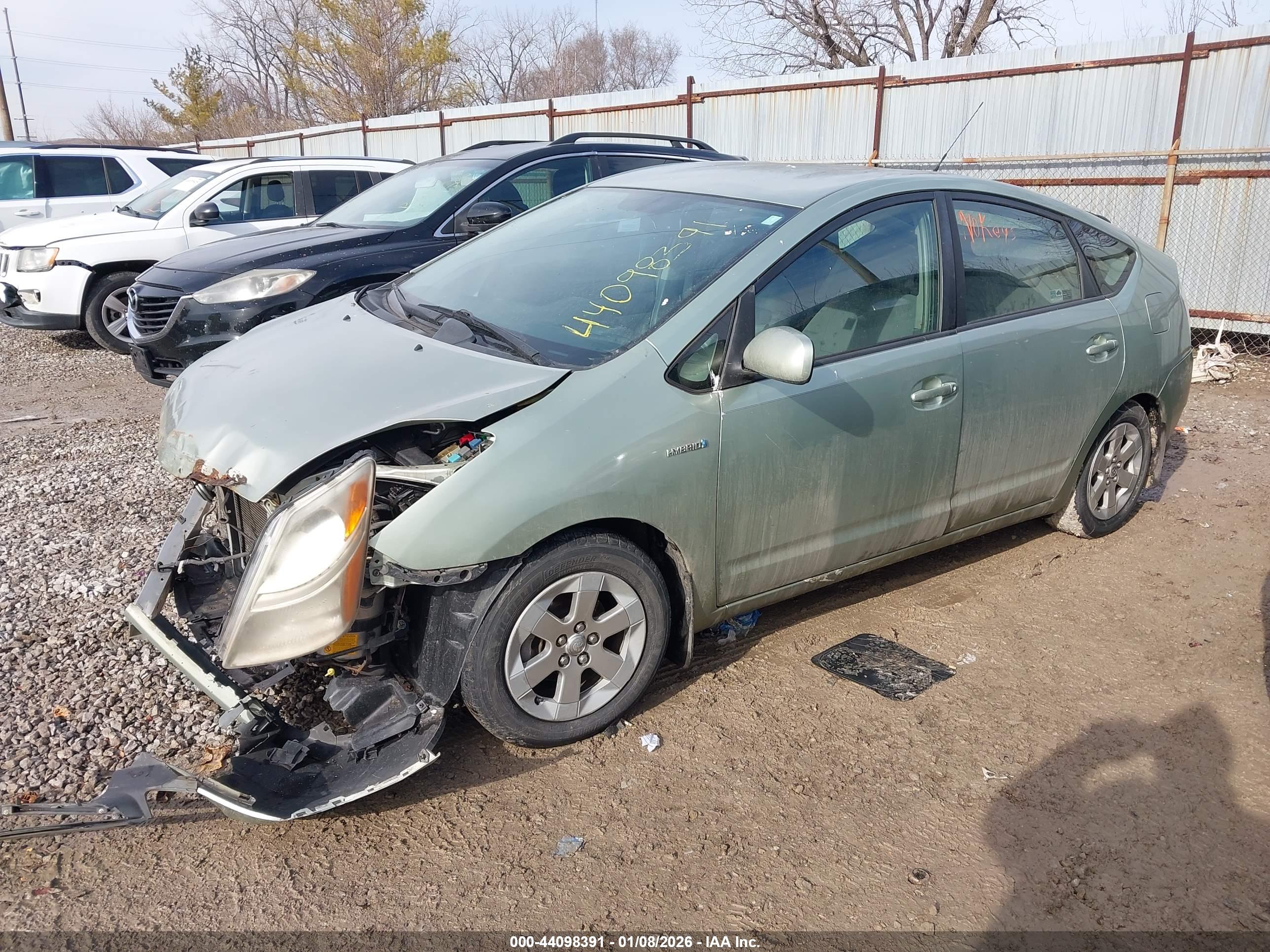 TOYOTA PRIUS image 2