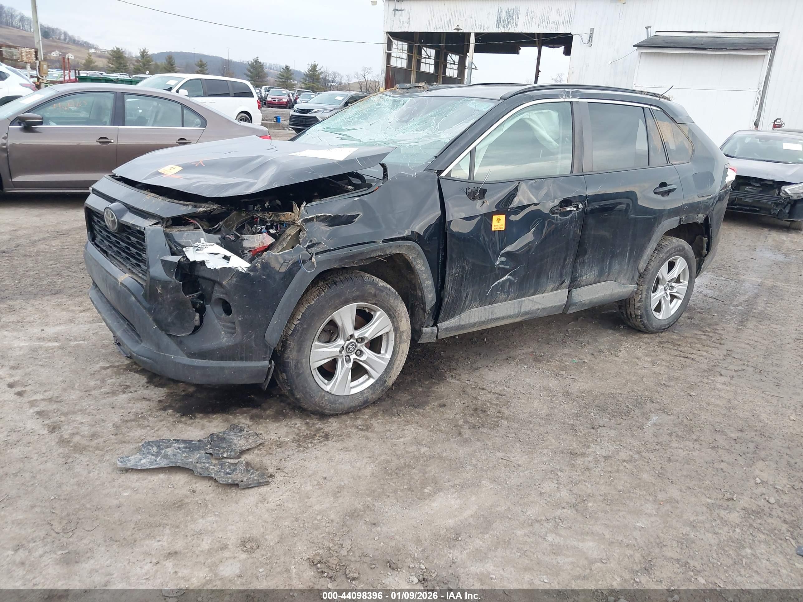 TOYOTA RAV4 image 2