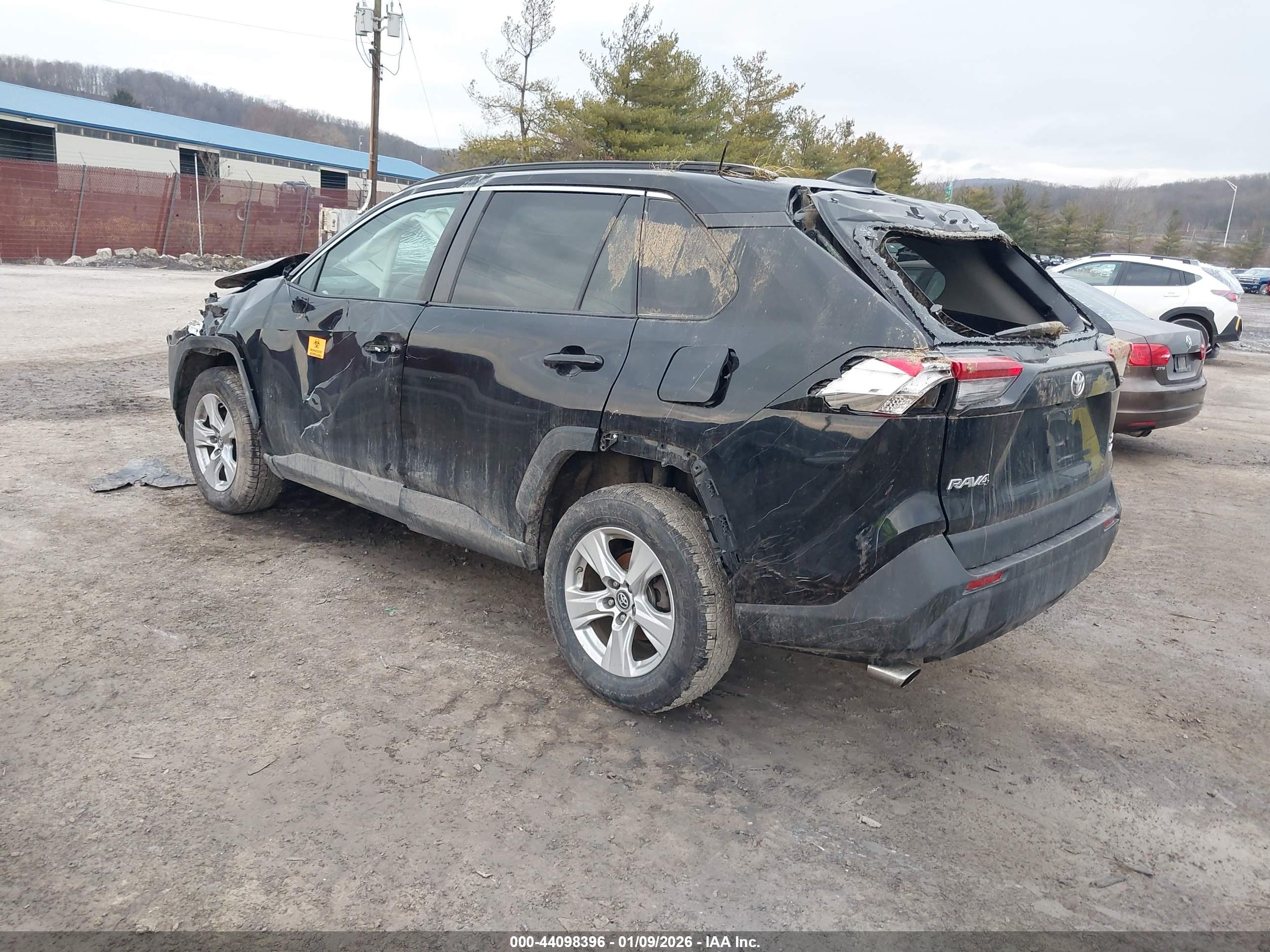 TOYOTA RAV4 image 3